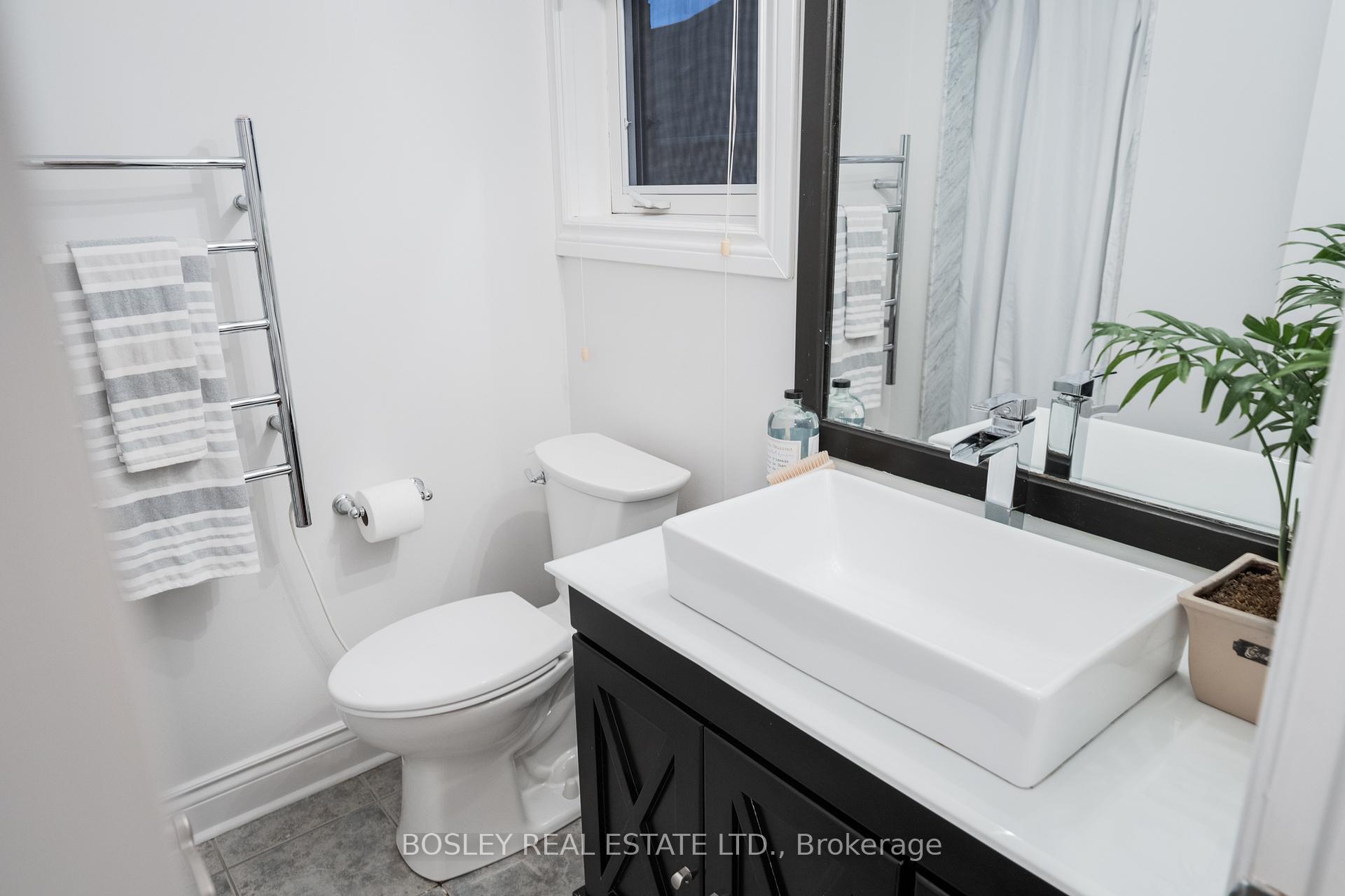 Photo 23 of 50 Belgrave Square, Markham, Berczy — HOMEH