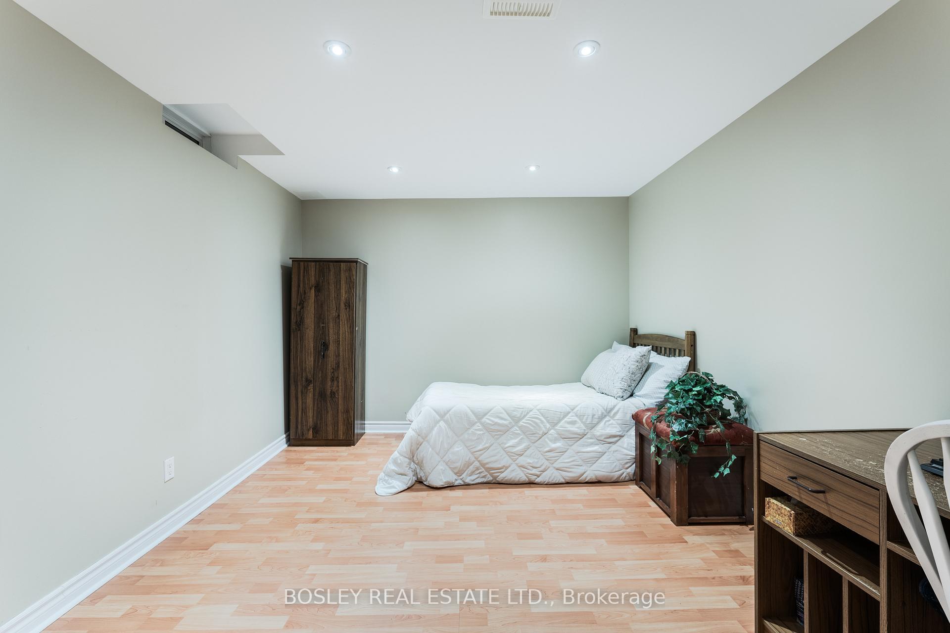 Photo 31 of 50 Belgrave Square, Markham, Berczy — HOMEH