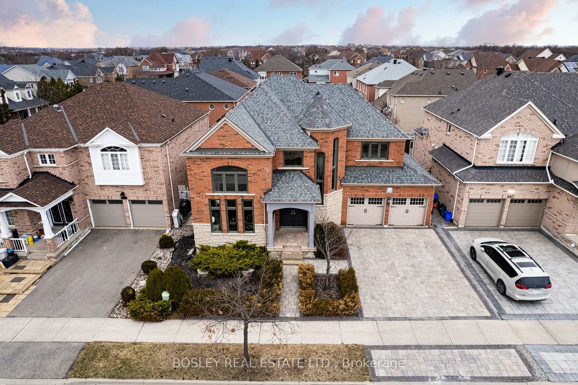 Photo 32 of 50 Belgrave Square, Markham, Berczy — HOMEH