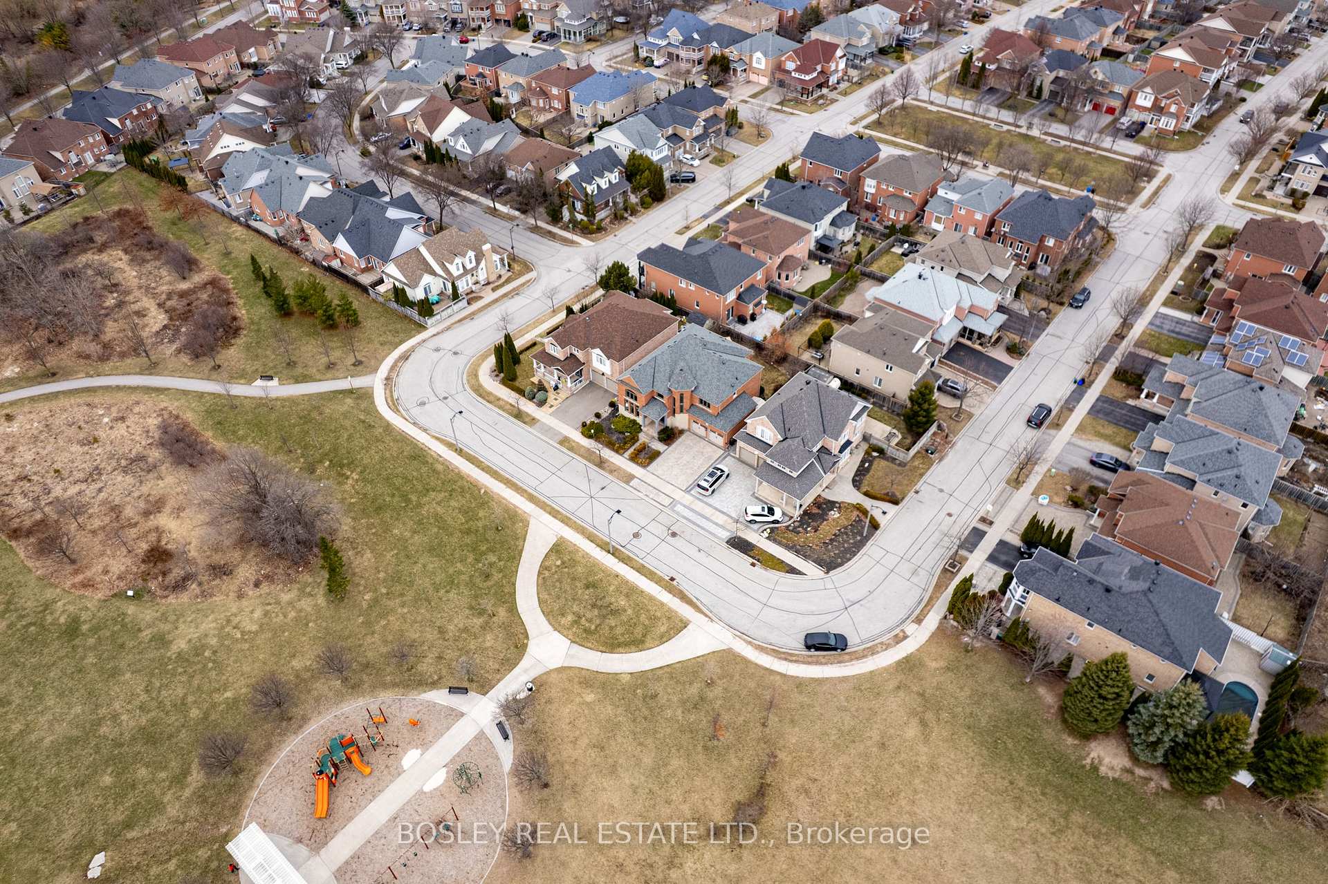 Photo 37 of 50 Belgrave Square, Markham, Berczy — HOMEH