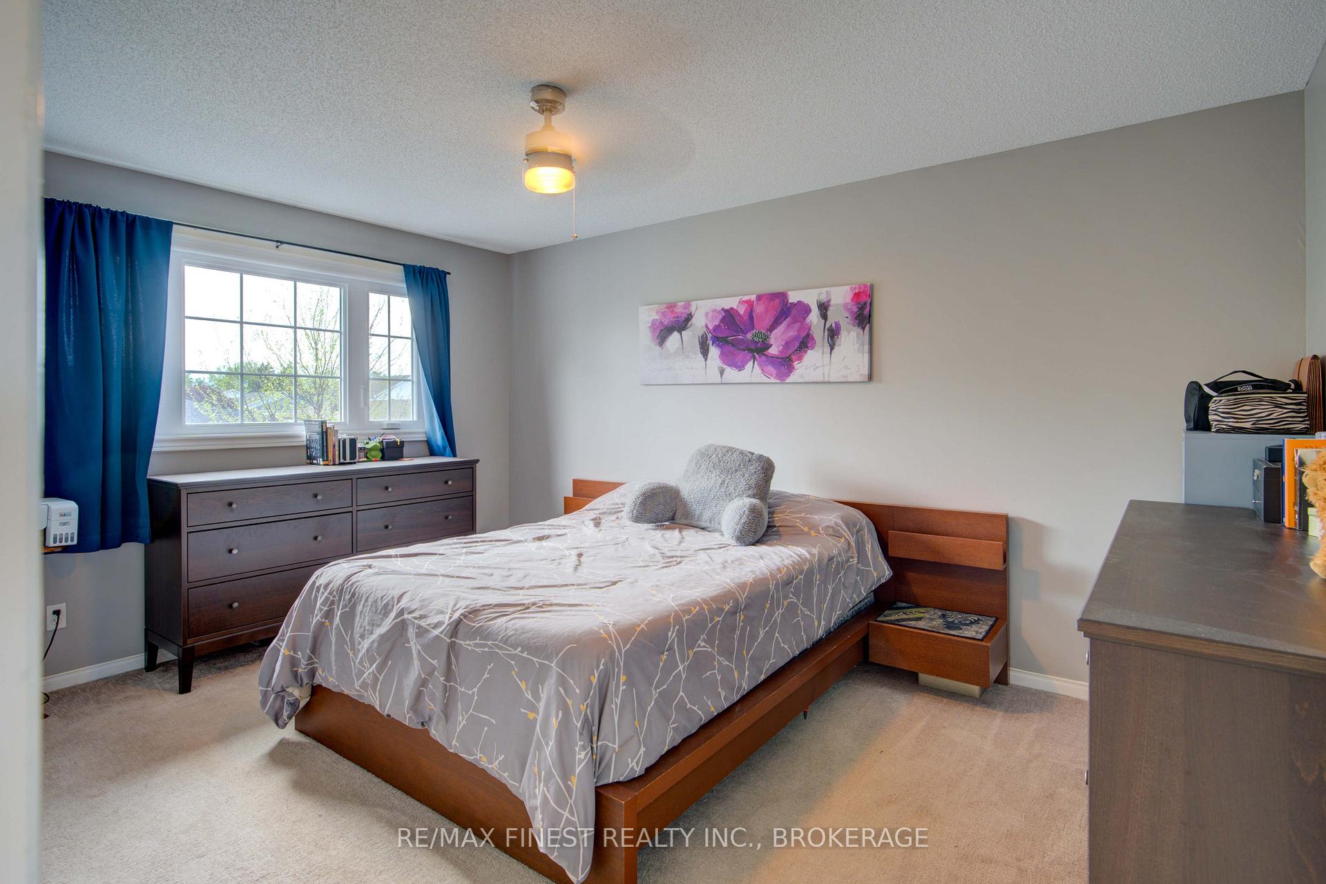 Photo 5 of 586 Freeman Crescent, Kingston, Kingston East (Incl Barret Crt) — HOMEH