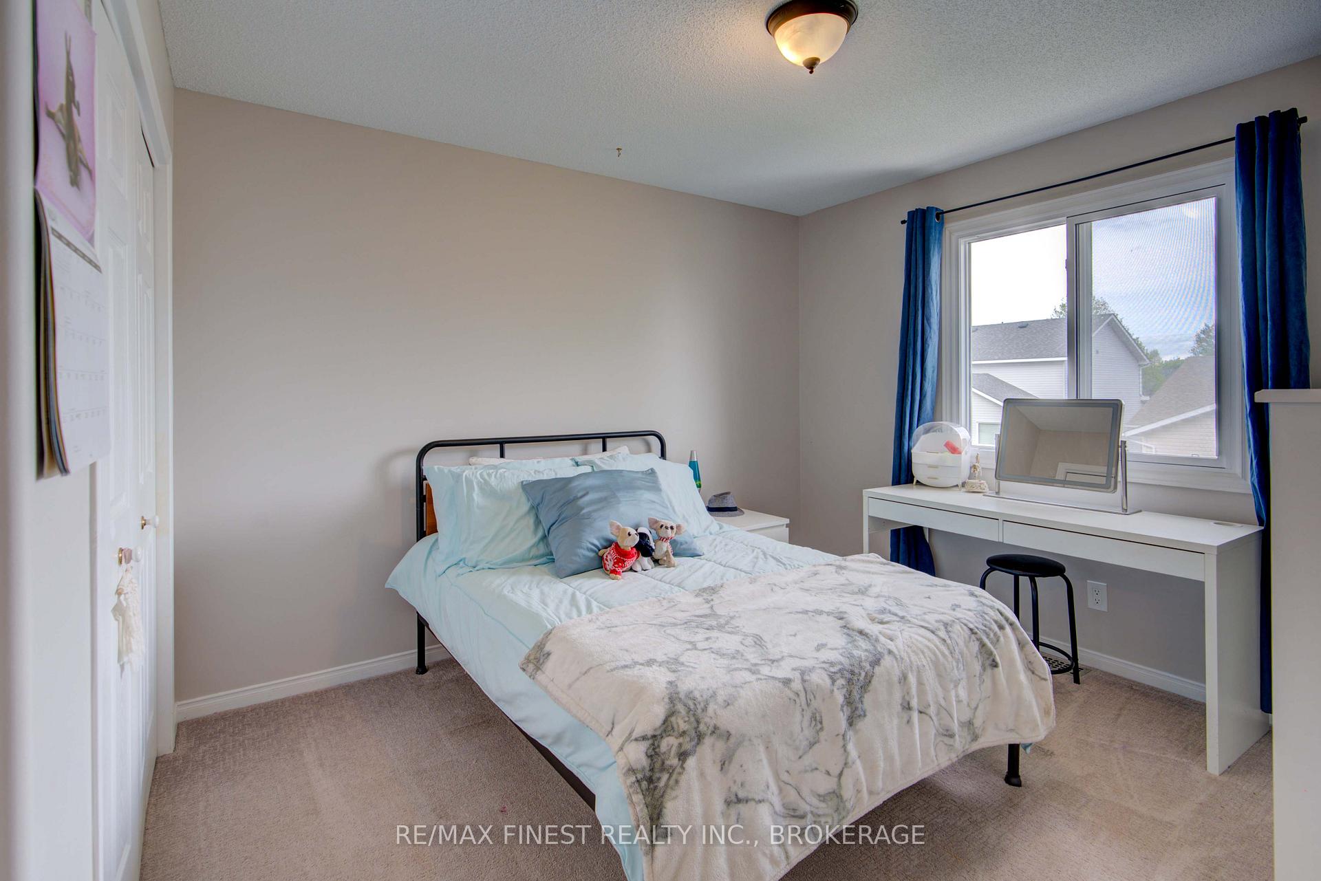Photo 8 of 586 Freeman Crescent, Kingston, Kingston East (Incl Barret Crt) — HOMEH