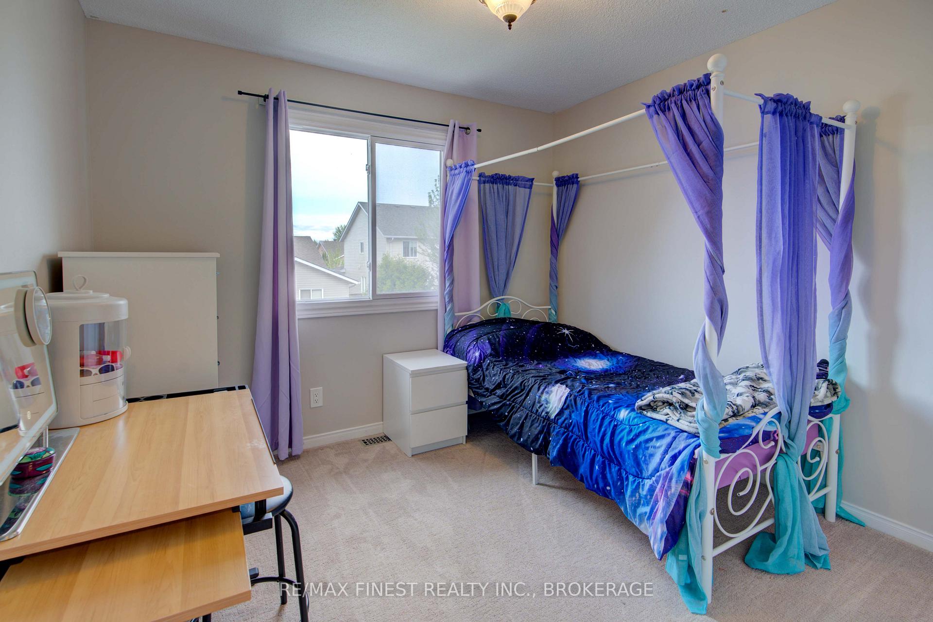 Photo 13 of 586 Freeman Crescent, Kingston, Kingston East (Incl Barret Crt) — HOMEH