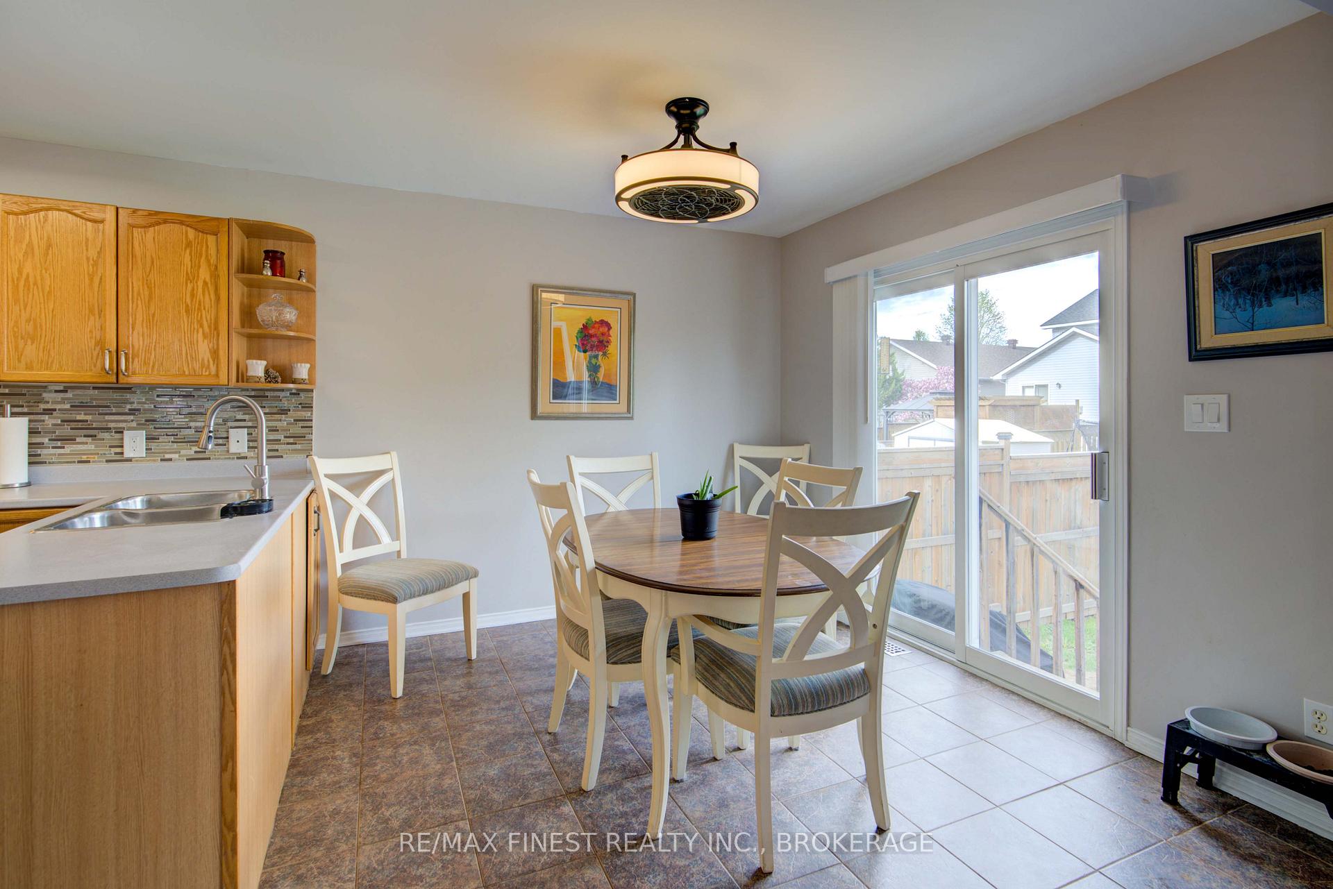 Photo 17 of 586 Freeman Crescent, Kingston, Kingston East (Incl Barret Crt) — HOMEH