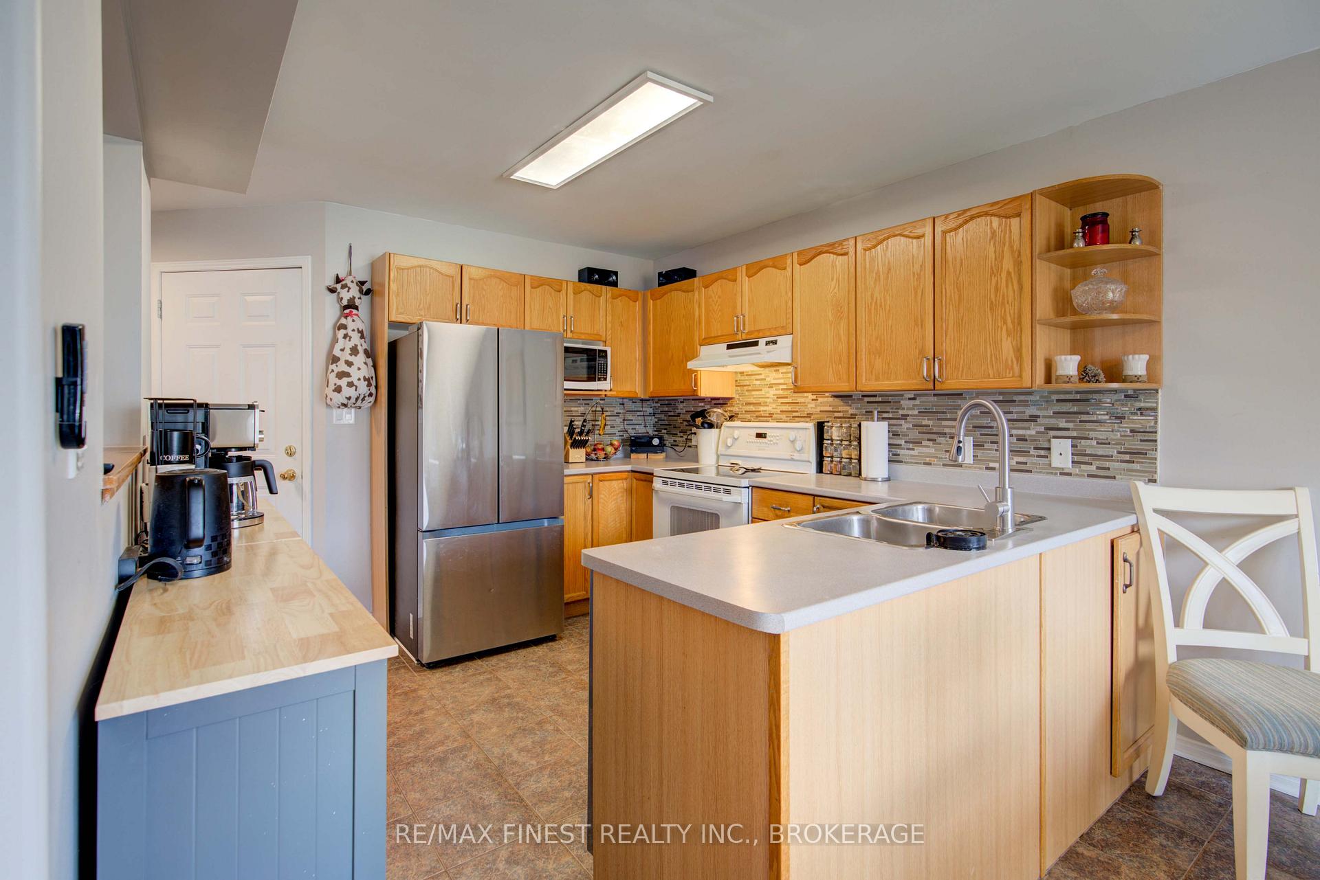 Photo 25 of 586 Freeman Crescent, Kingston, Kingston East (Incl Barret Crt) — HOMEH