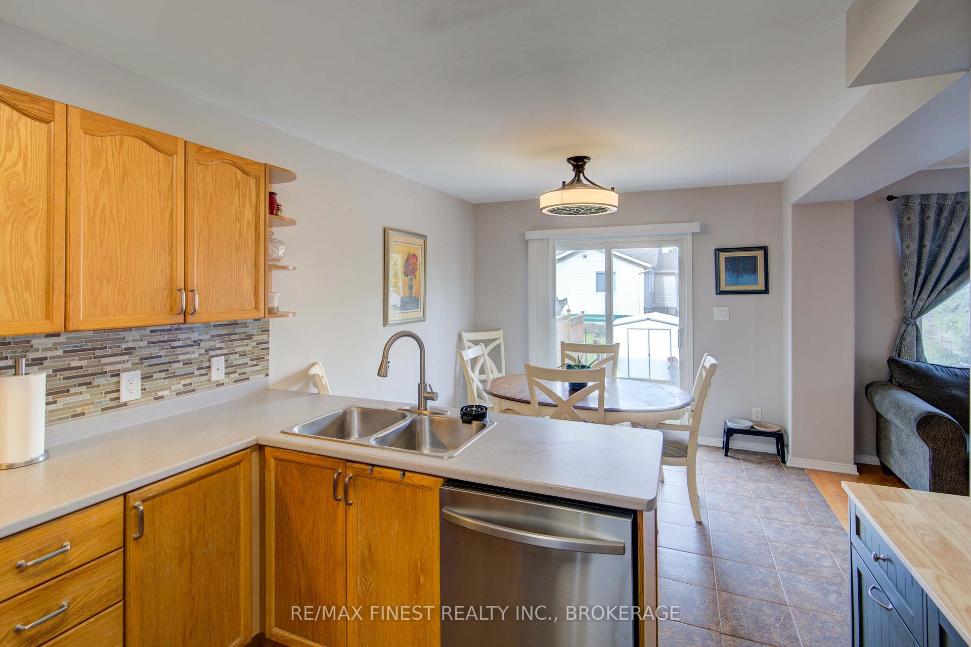 Photo 27 of 586 Freeman Crescent, Kingston, Kingston East (Incl Barret Crt) — HOMEH