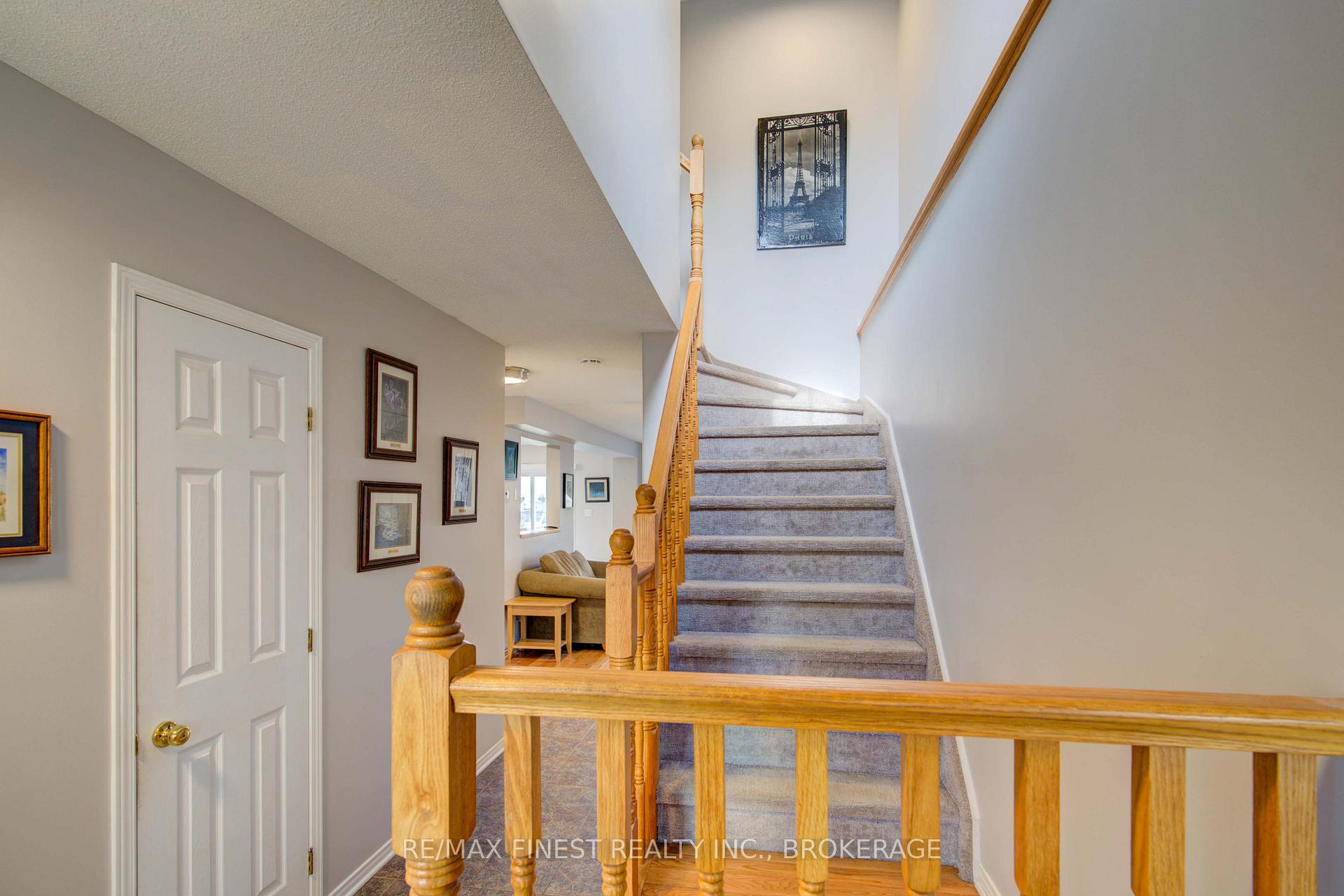 Photo 35 of 586 Freeman Crescent, Kingston, Kingston East (Incl Barret Crt) — HOMEH