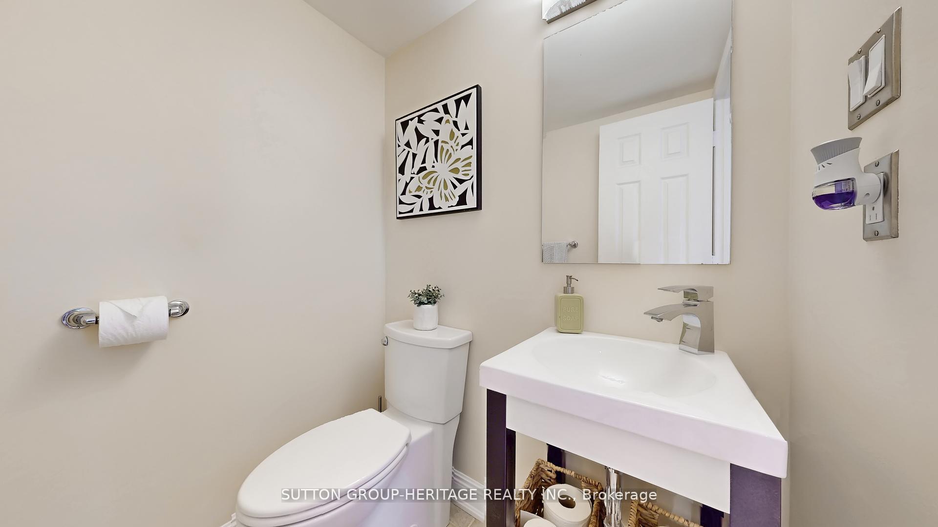 Photo 12 of 984 Rambleberry Avenue, Pickering, Liverpool — HOMEH