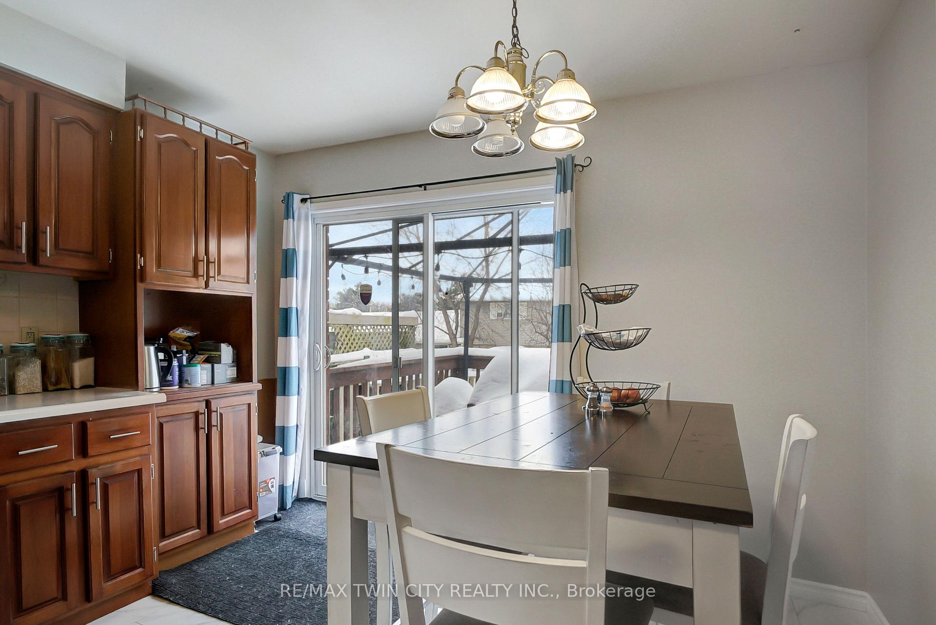 Photo 16 of 562 Champlain Boulevard, Cambridge — HOMEH