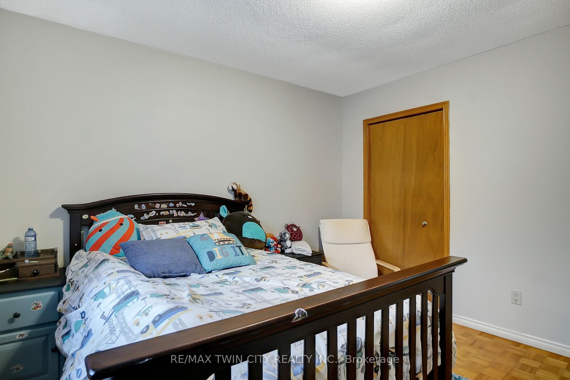 Photo 35 of 562 Champlain Boulevard, Cambridge — HOMEH