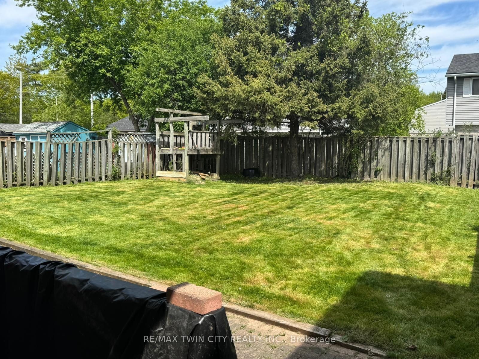 Photo 27 of 562 Champlain Boulevard, Cambridge — HOMEH