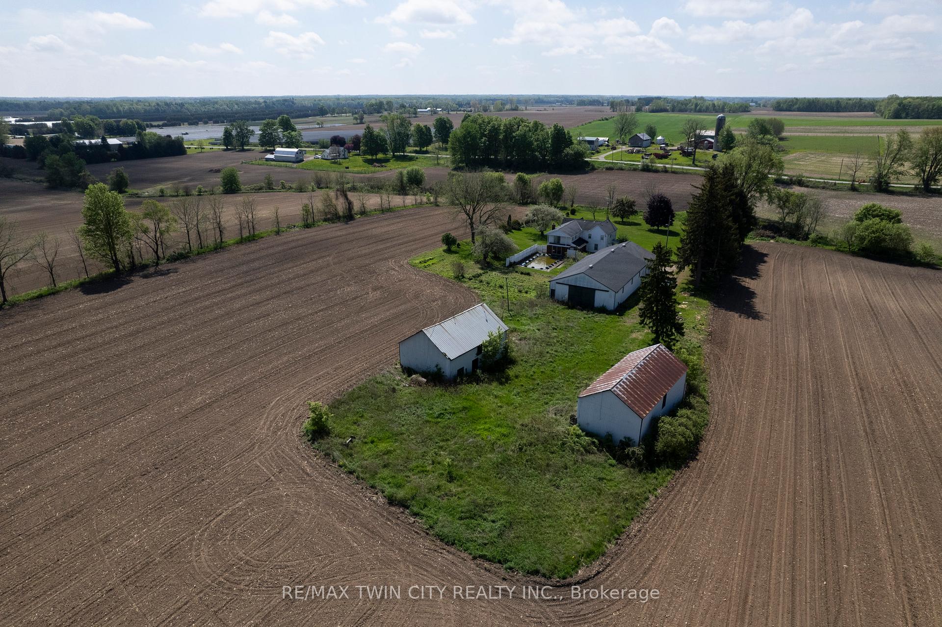 Photo 2 of 274 Thirteenth Conc. Road, Brant, Burford — HOMEH