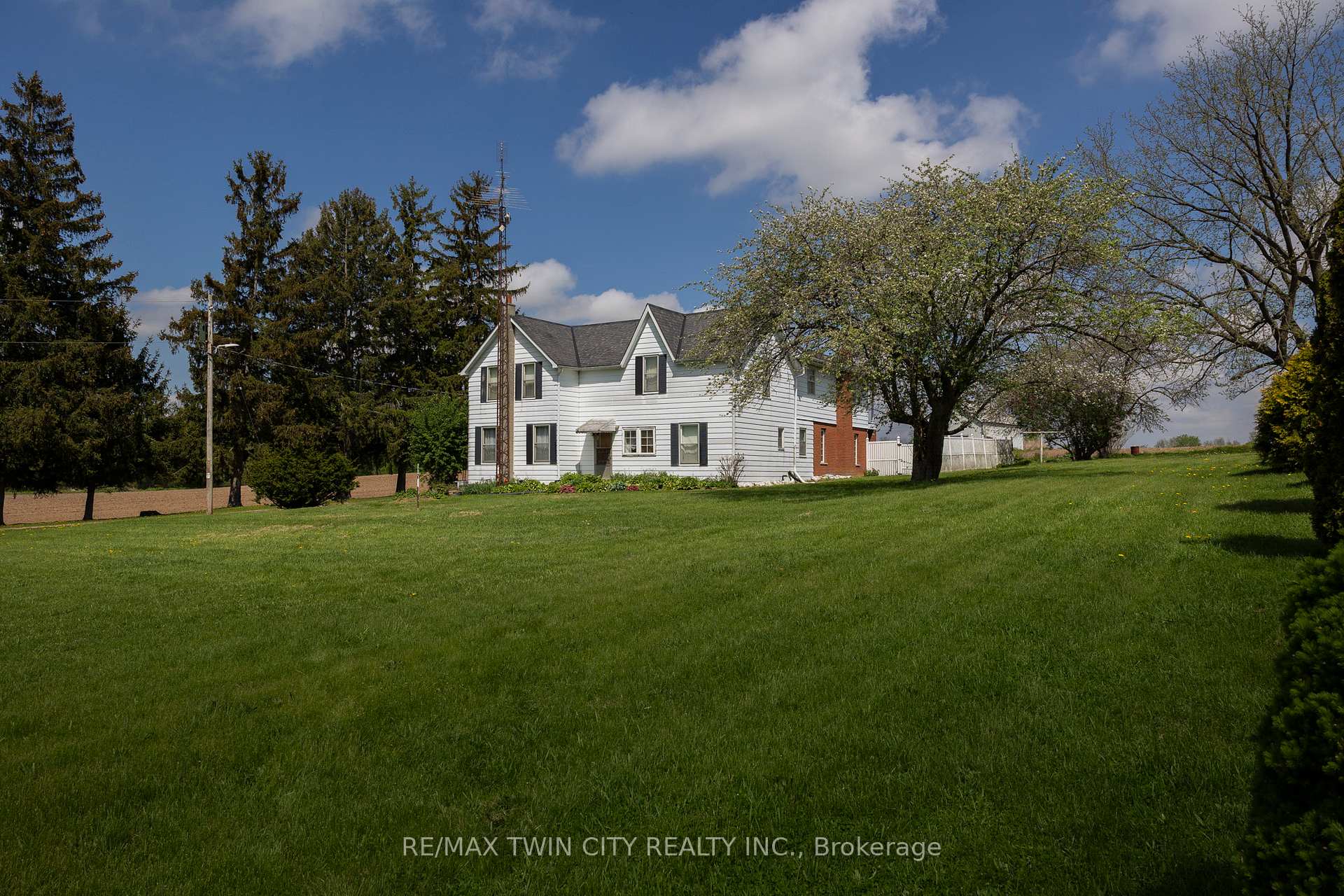 Photo 7 of 274 Thirteenth Conc. Road, Brant, Burford — HOMEH