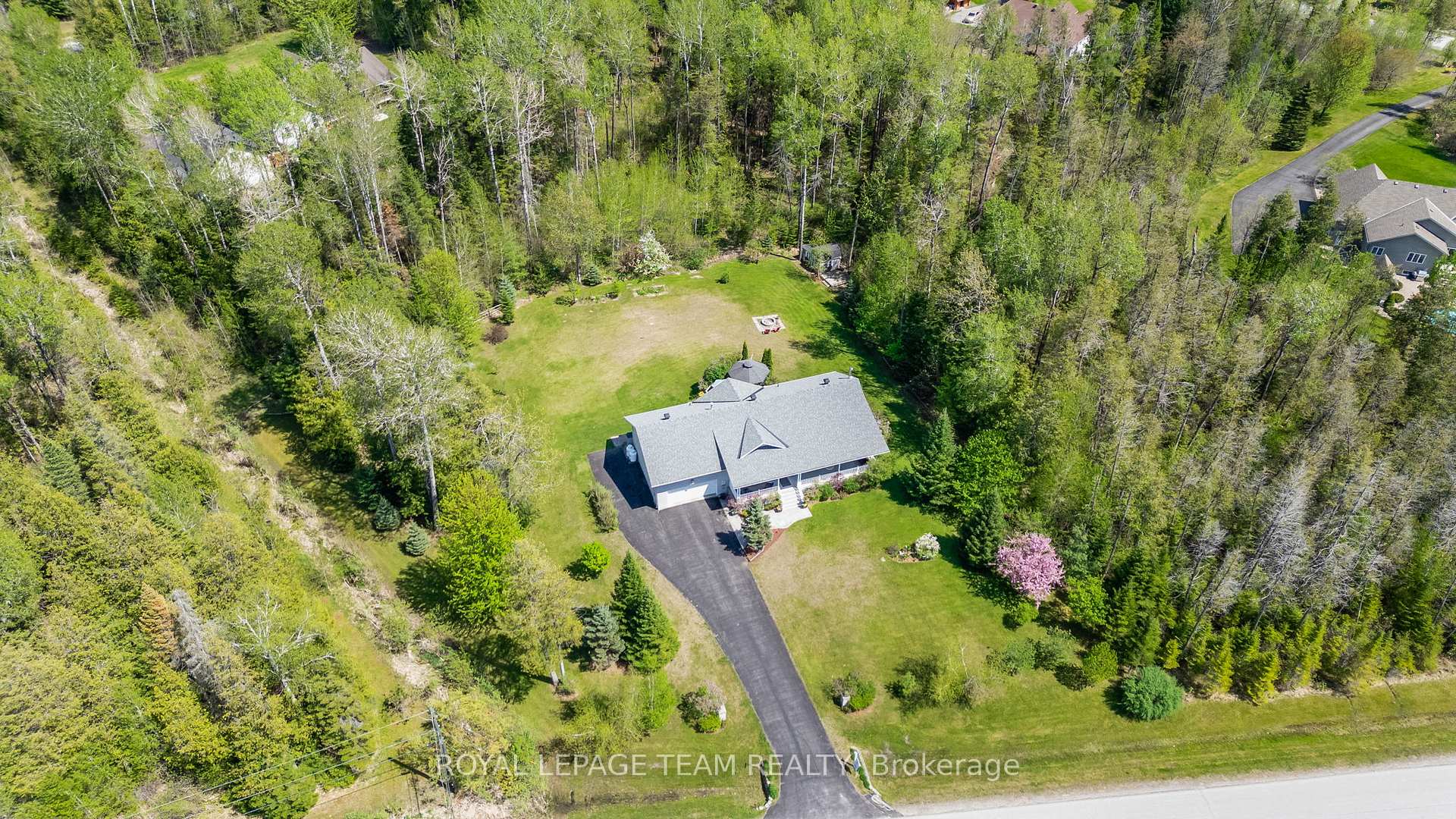 Front of 160 Lady Slipper Way
