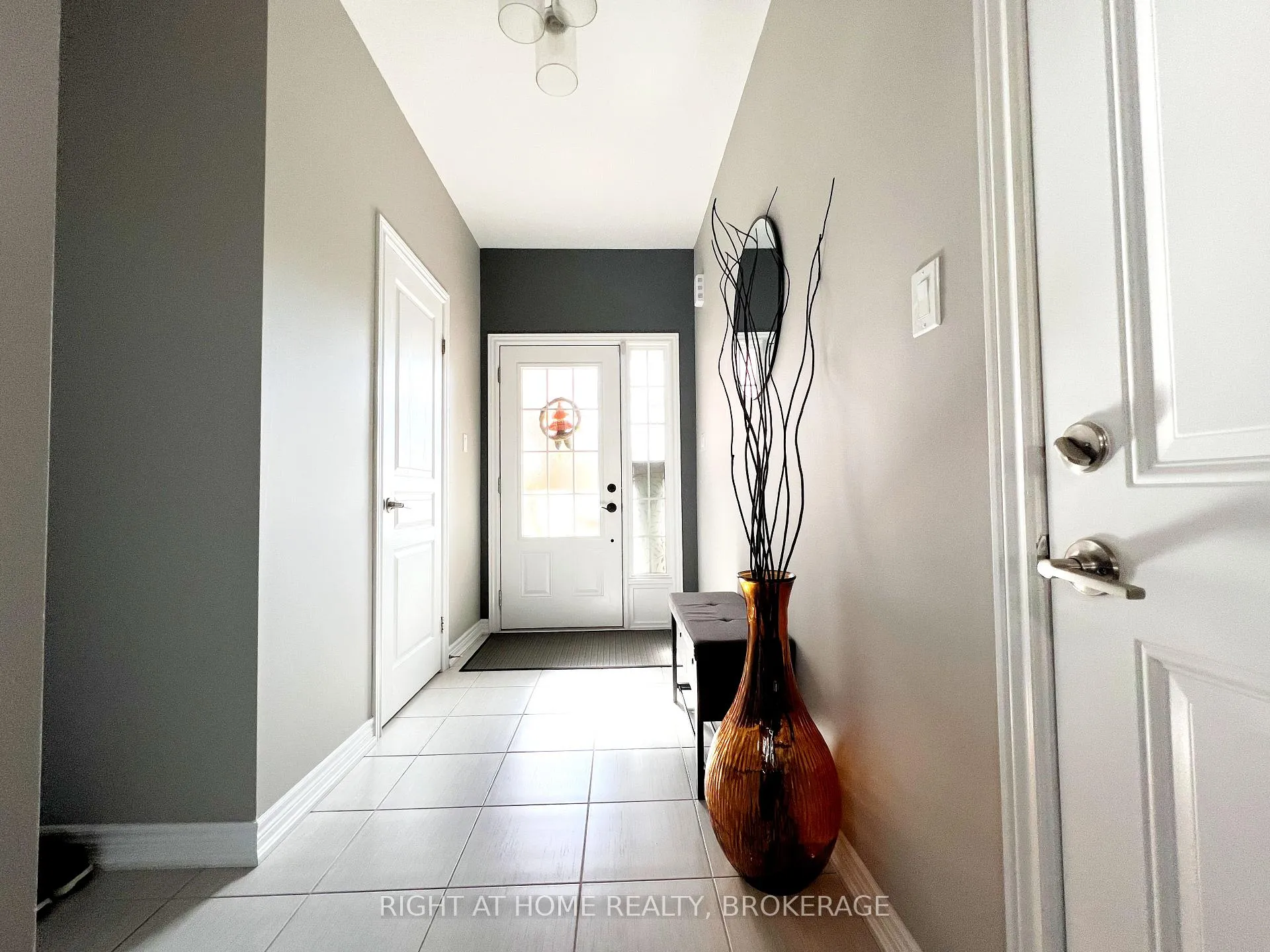 Photo 2 of Unit 33, 541 Winston Road, Grimsby, Grimsby Beach — HOMEH