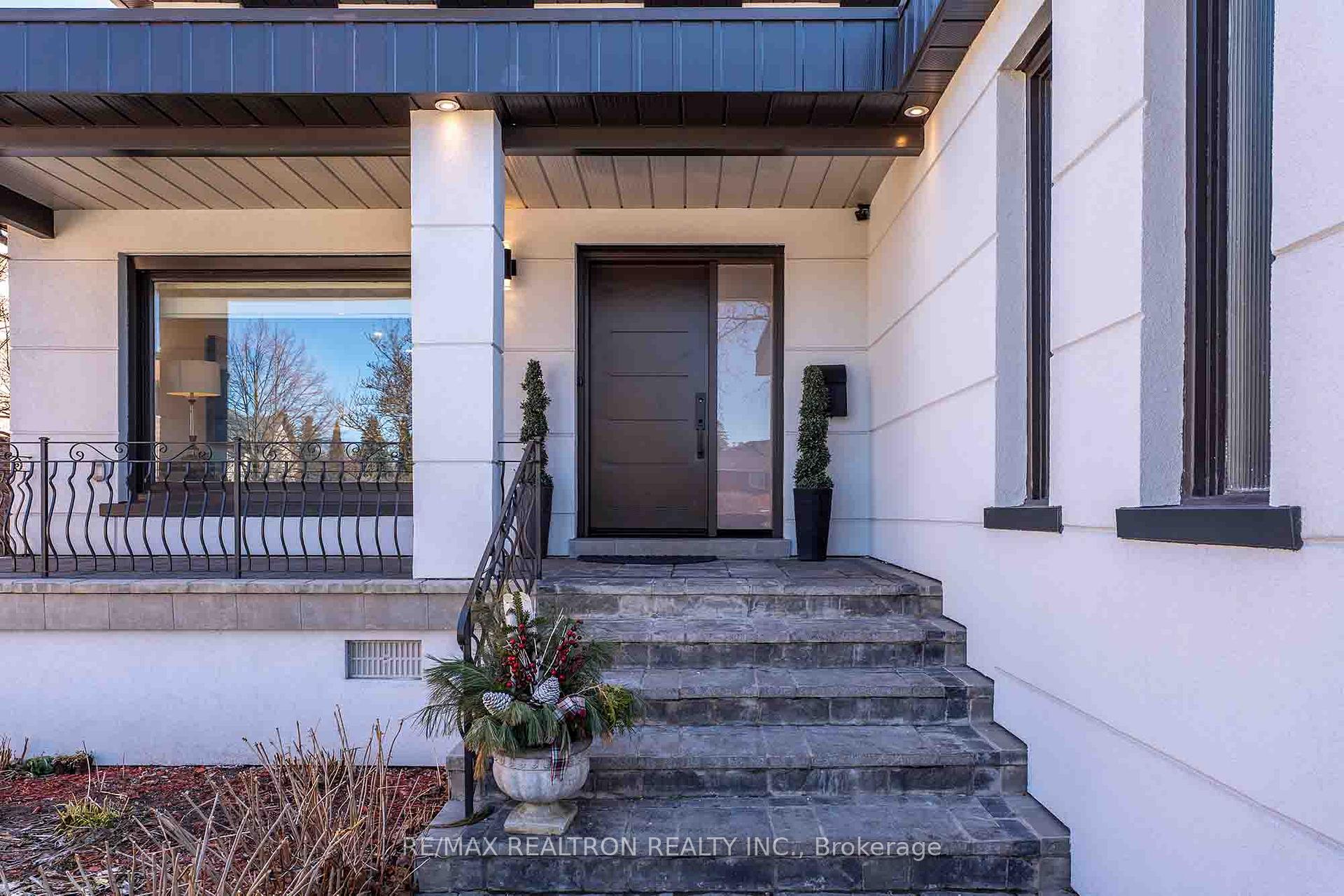 Photo 6 of 11 Baldwin Avenue, Vaughan, Concord — HOMEH