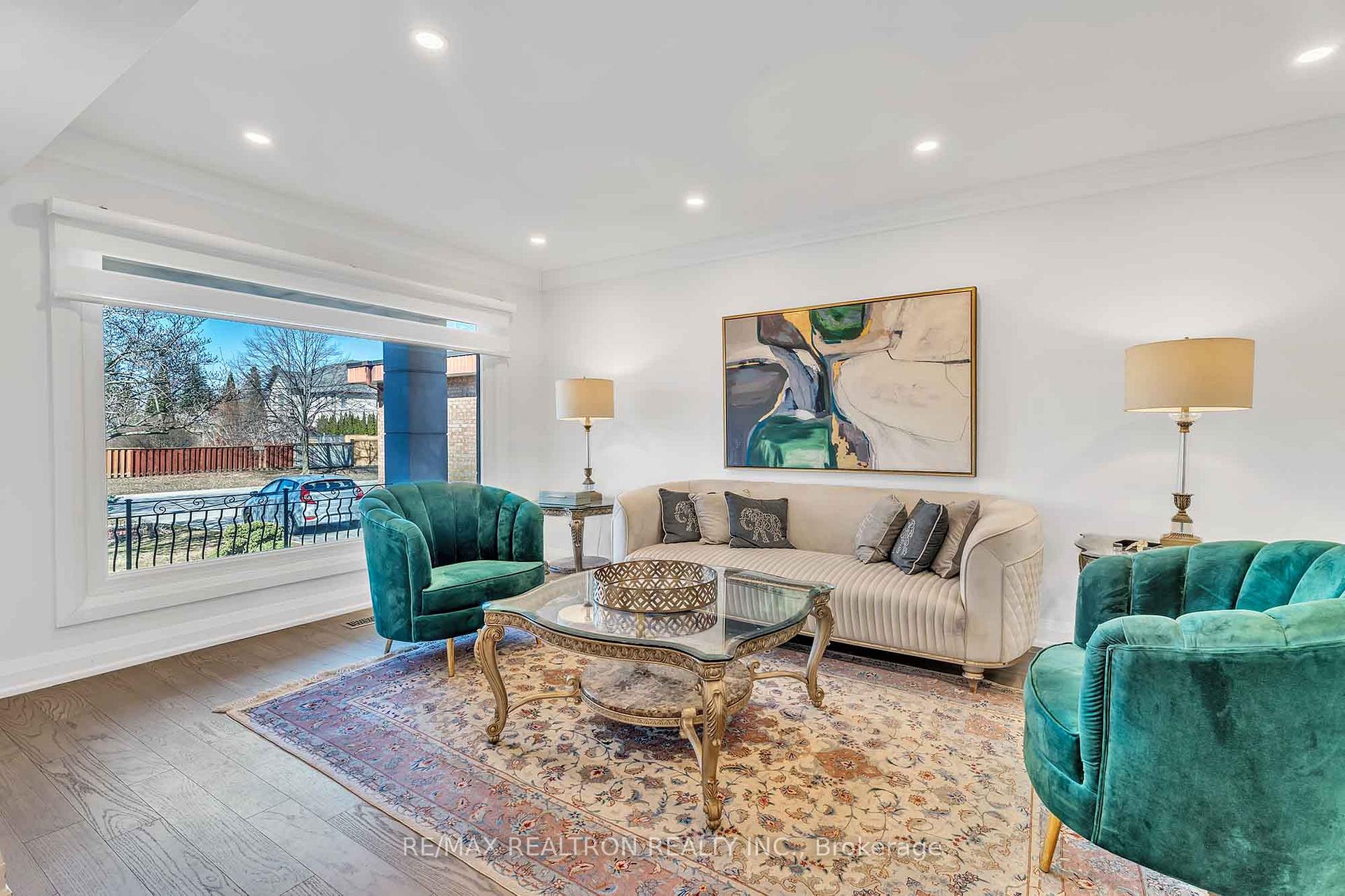 Photo 7 of 11 Baldwin Avenue, Vaughan, Concord — HOMEH