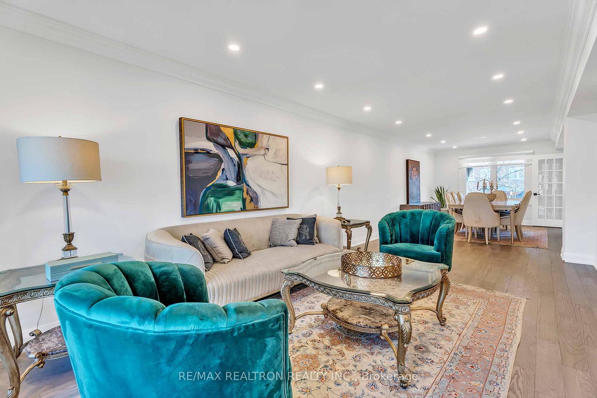 Photo 3 of 11 Baldwin Avenue, Vaughan, Concord — HOMEH