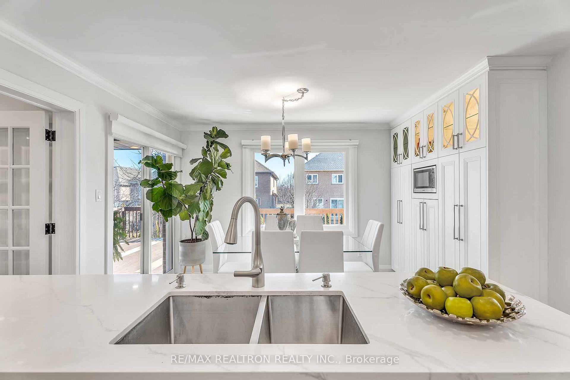 Photo 12 of 11 Baldwin Avenue, Vaughan, Concord — HOMEH