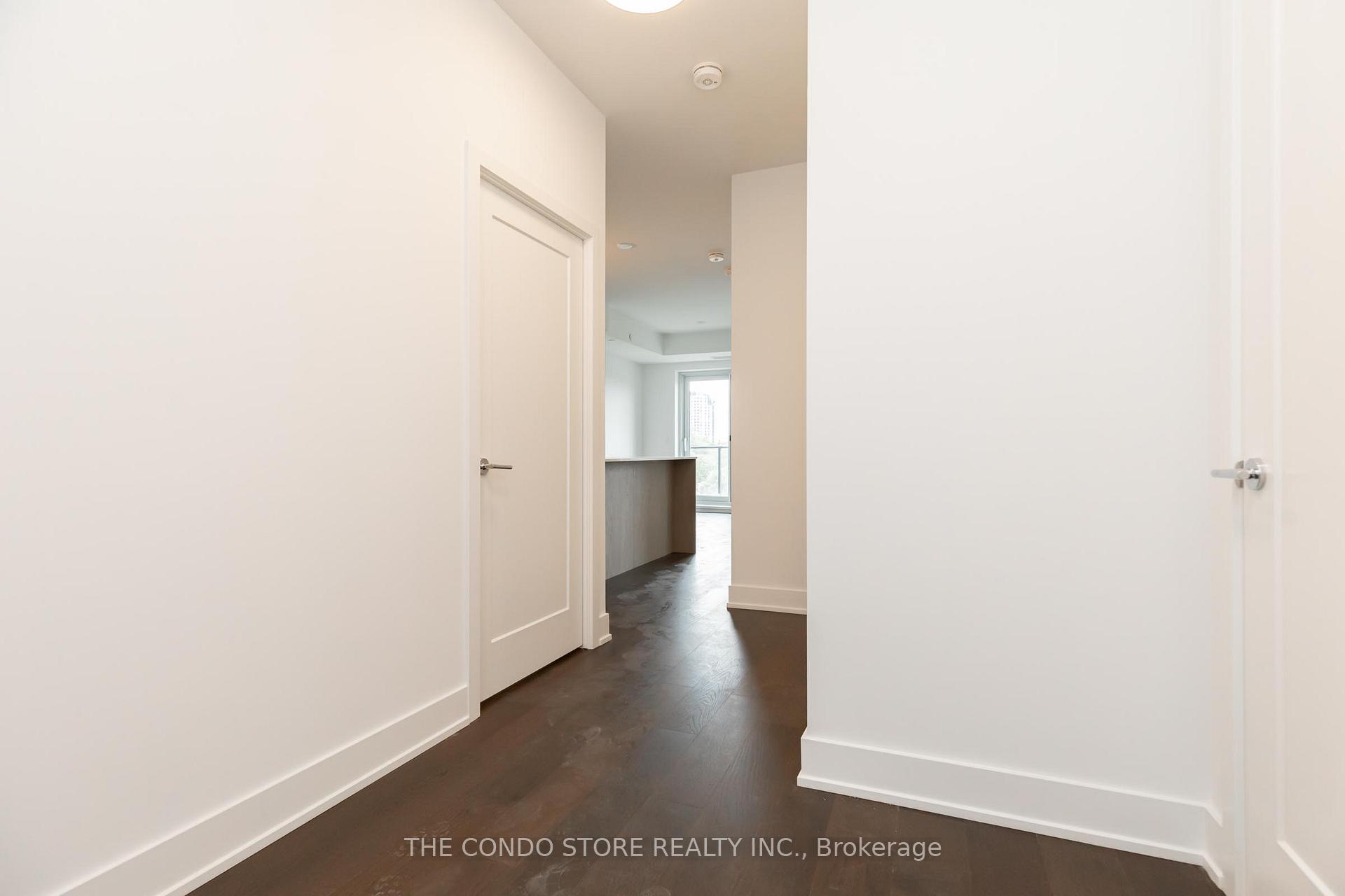 Photo 3 of Unit 604, 8 Manor Road W, Toronto, Yonge-Eglinton — HOMEH