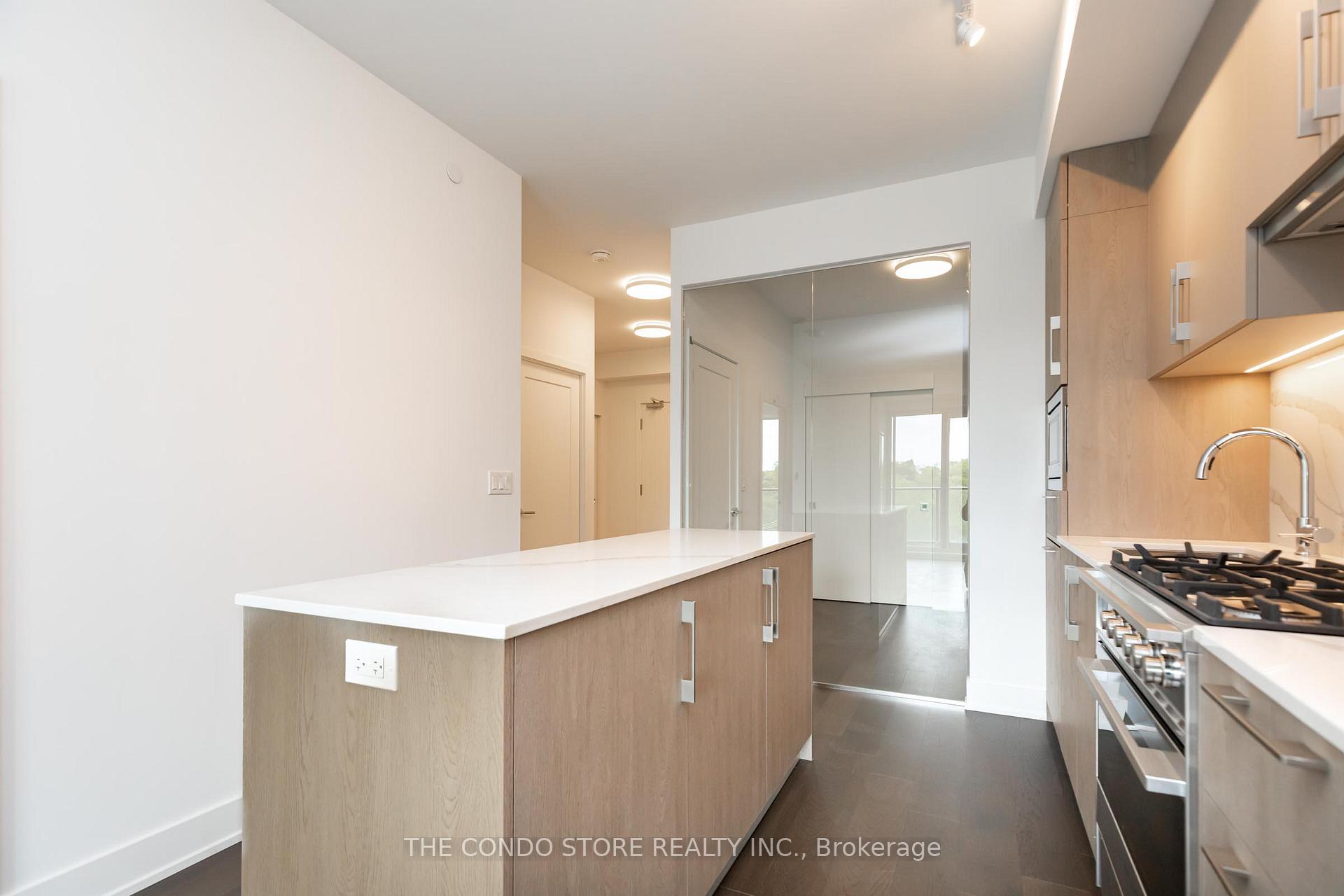 Photo 9 of Unit 604, 8 Manor Road W, Toronto, Yonge-Eglinton — HOMEH