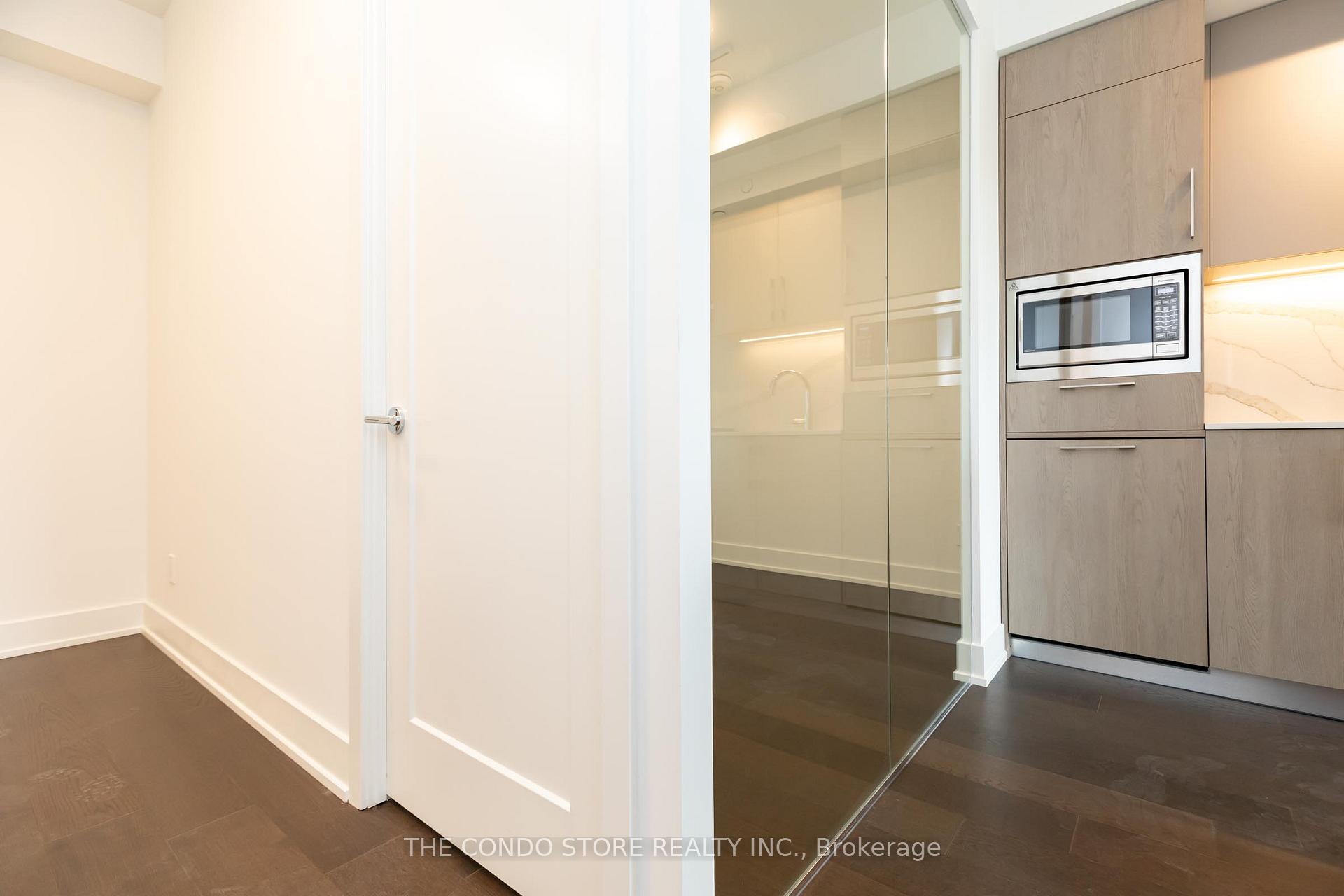 Photo 14 of Unit 604, 8 Manor Road W, Toronto, Yonge-Eglinton — HOMEH