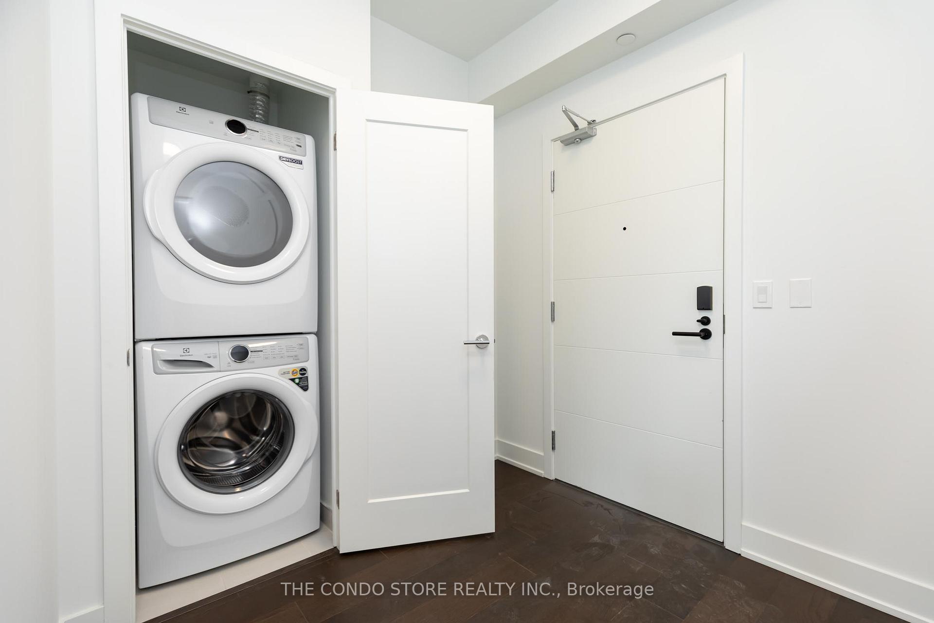 Photo 10 of Unit 604, 8 Manor Road W, Toronto, Yonge-Eglinton — HOMEH