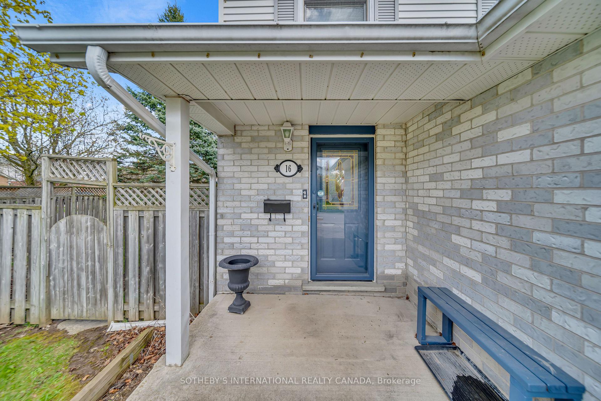 Photo 7 of 16 Moss Place, Guelph, Kortright West — HOMEH