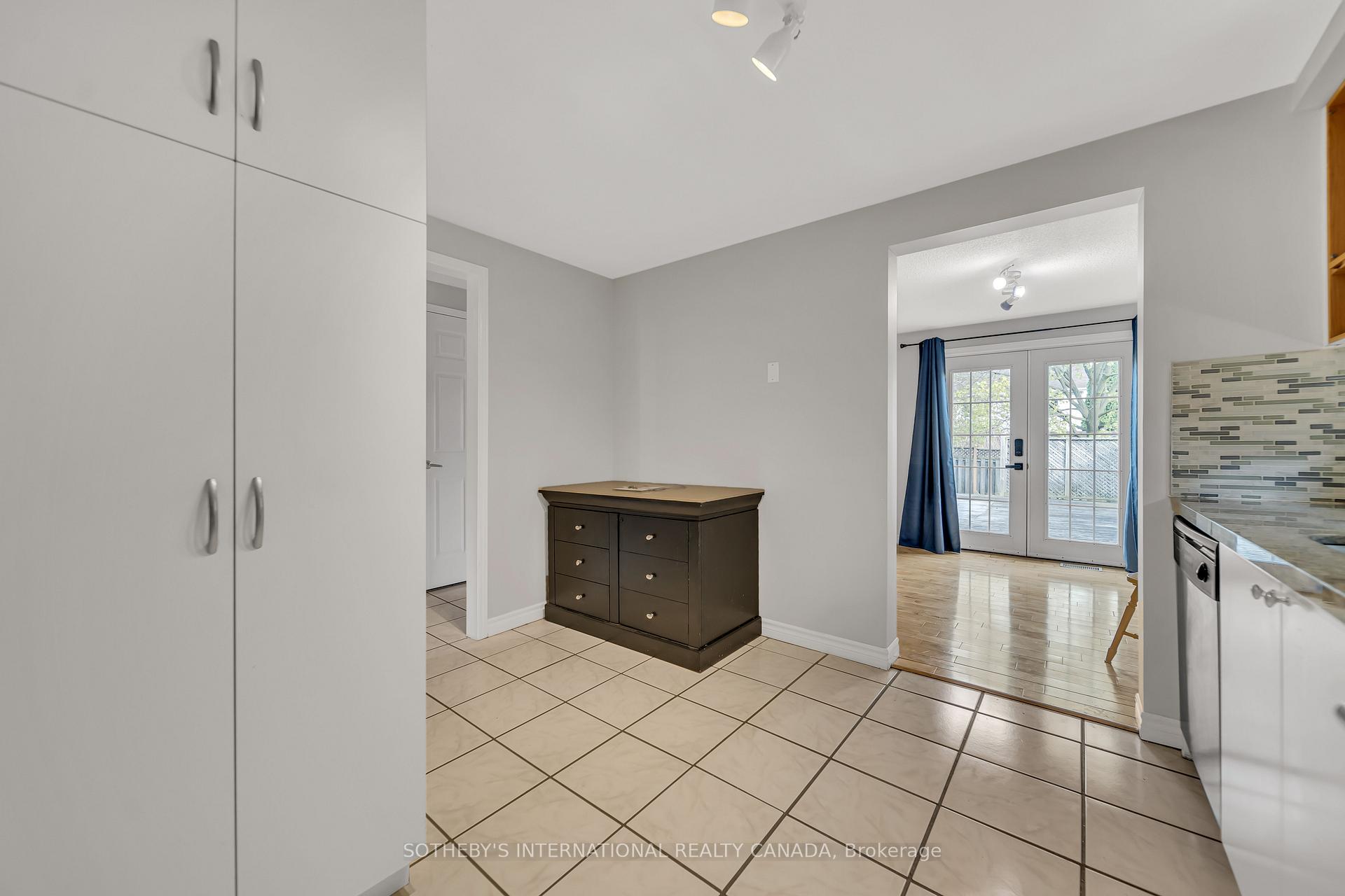 Photo 18 of 16 Moss Place, Guelph, Kortright West — HOMEH