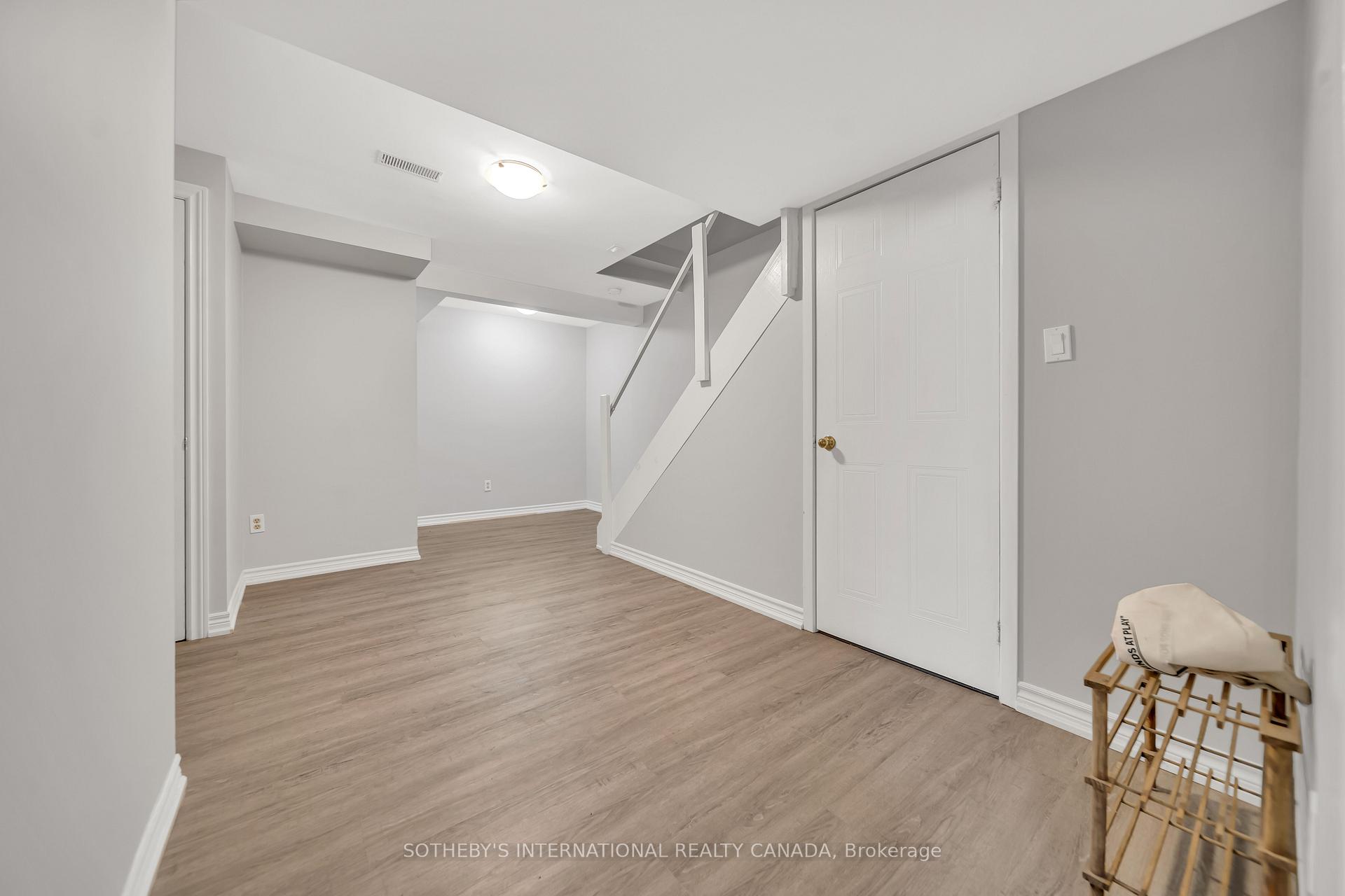 Photo 21 of 16 Moss Place, Guelph, Kortright West — HOMEH