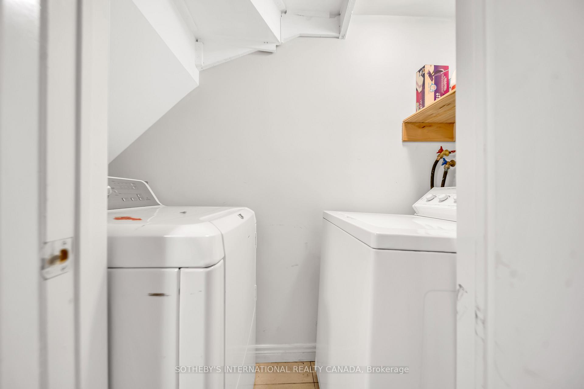 Photo 32 of 16 Moss Place, Guelph, Kortright West — HOMEH