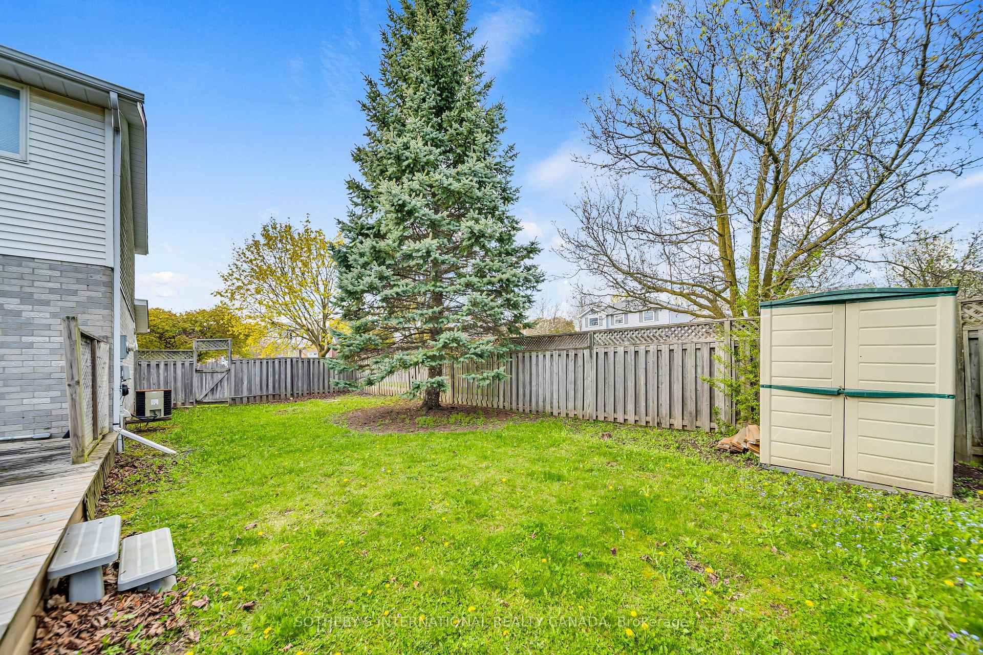 Photo 36 of 16 Moss Place, Guelph, Kortright West — HOMEH