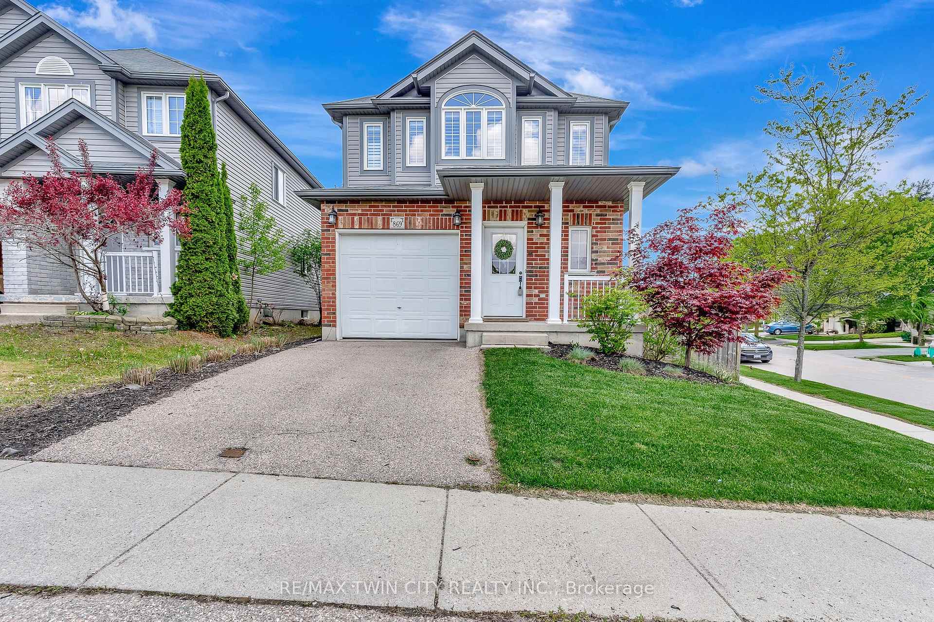 Photo 8 of 869 Laurelwood Drive, Waterloo — HOMEH