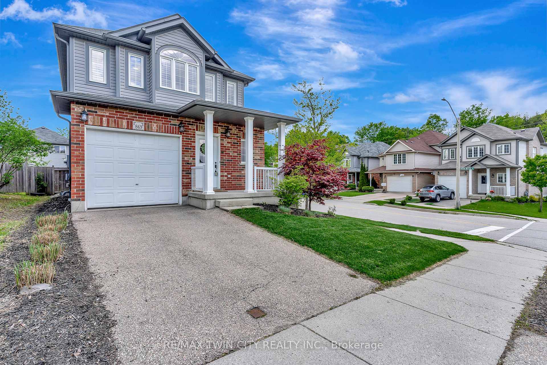 Photo 9 of 869 Laurelwood Drive, Waterloo — HOMEH