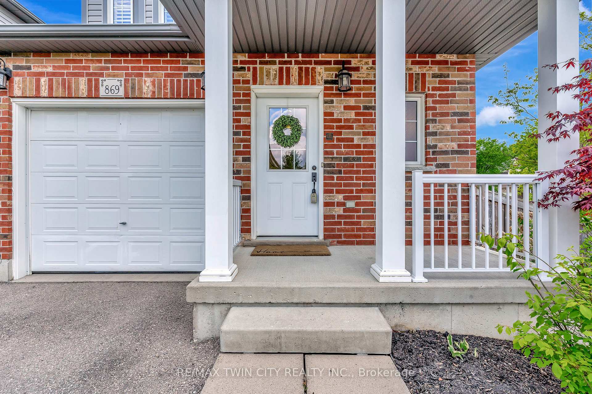 Photo 7 of 869 Laurelwood Drive, Waterloo — HOMEH