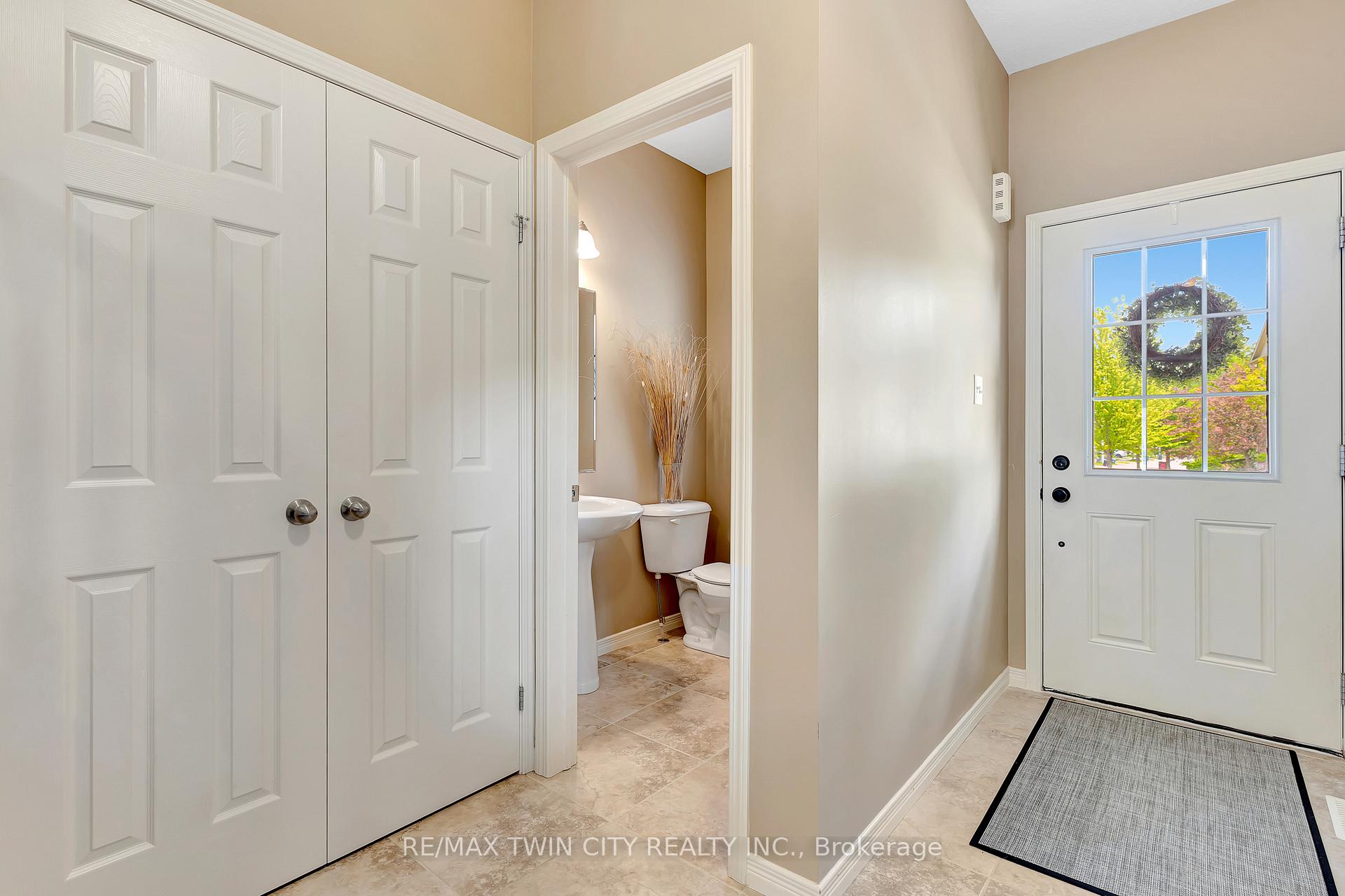 Photo 2 of 869 Laurelwood Drive, Waterloo — HOMEH