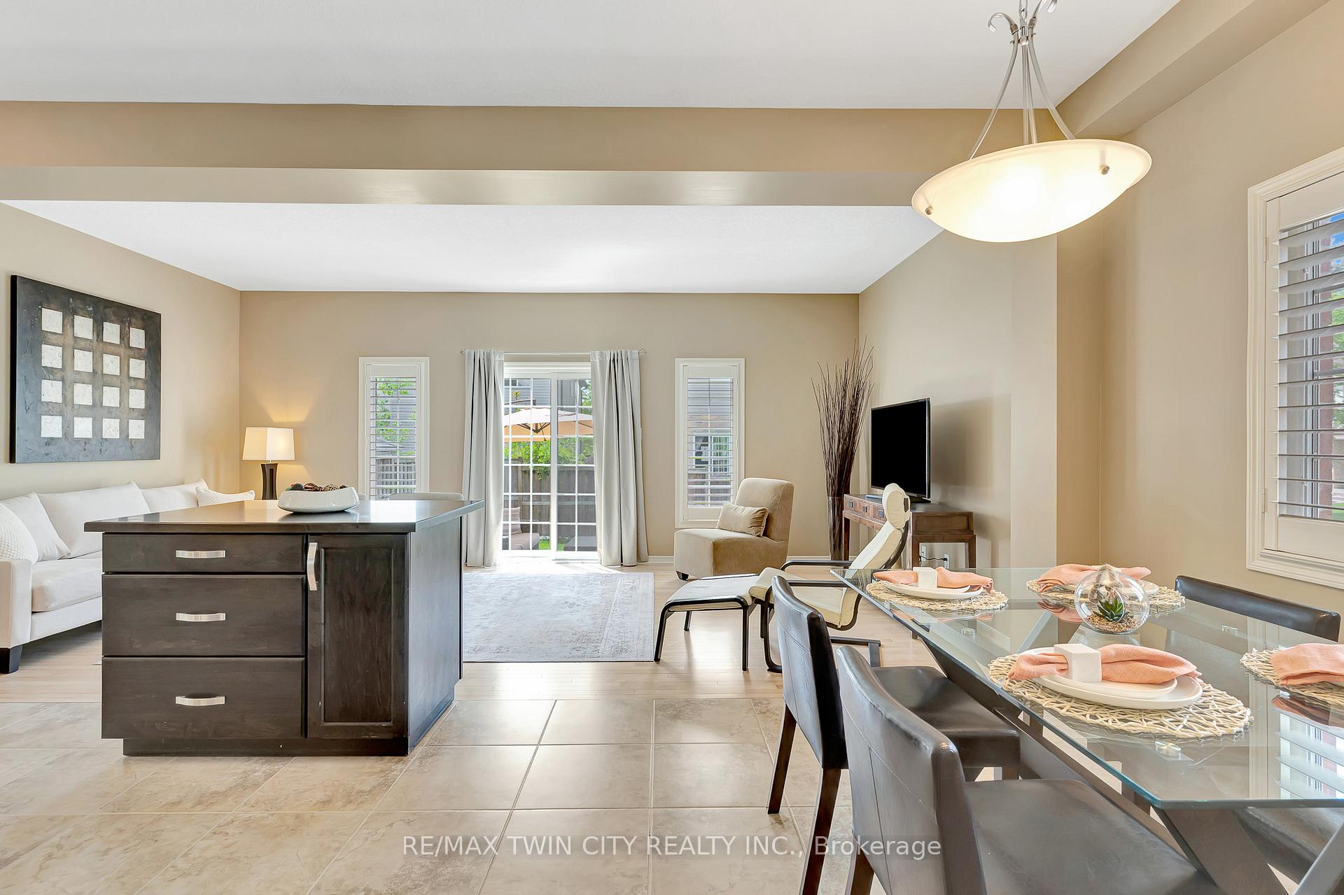 Photo 3 of 869 Laurelwood Drive, Waterloo — HOMEH
