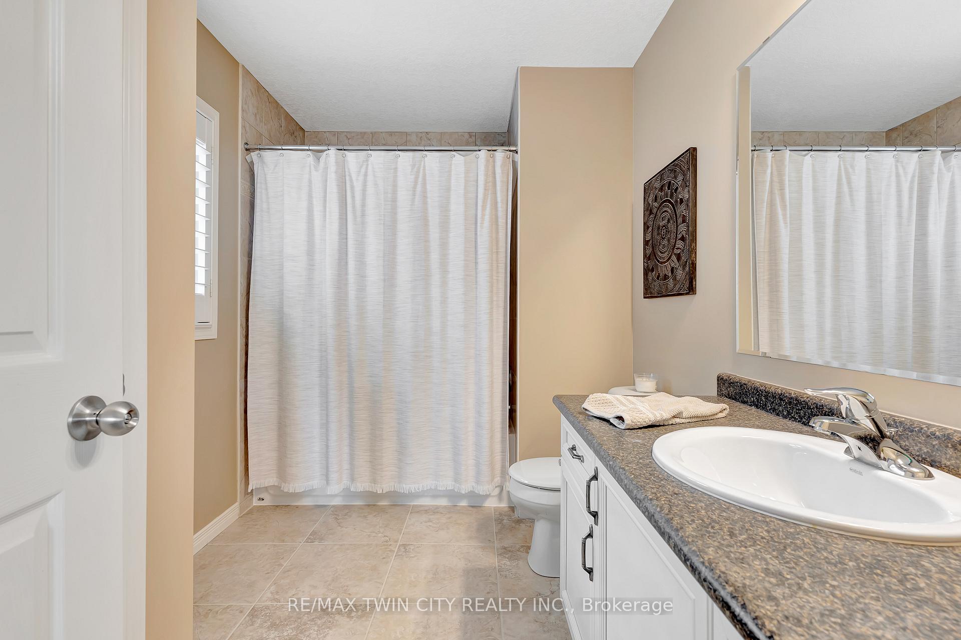 Photo 35 of 869 Laurelwood Drive, Waterloo — HOMEH