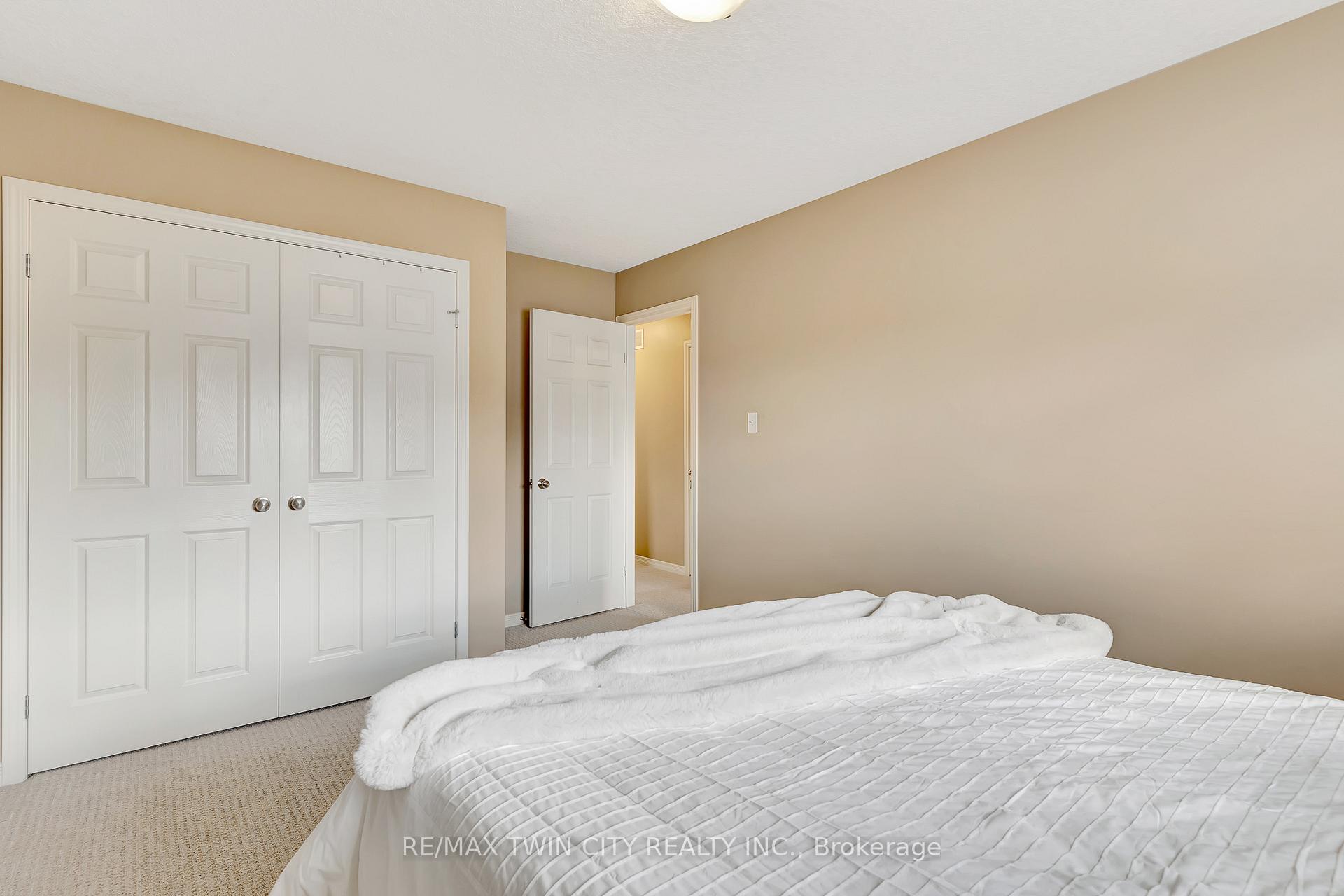 Photo 29 of 869 Laurelwood Drive, Waterloo — HOMEH