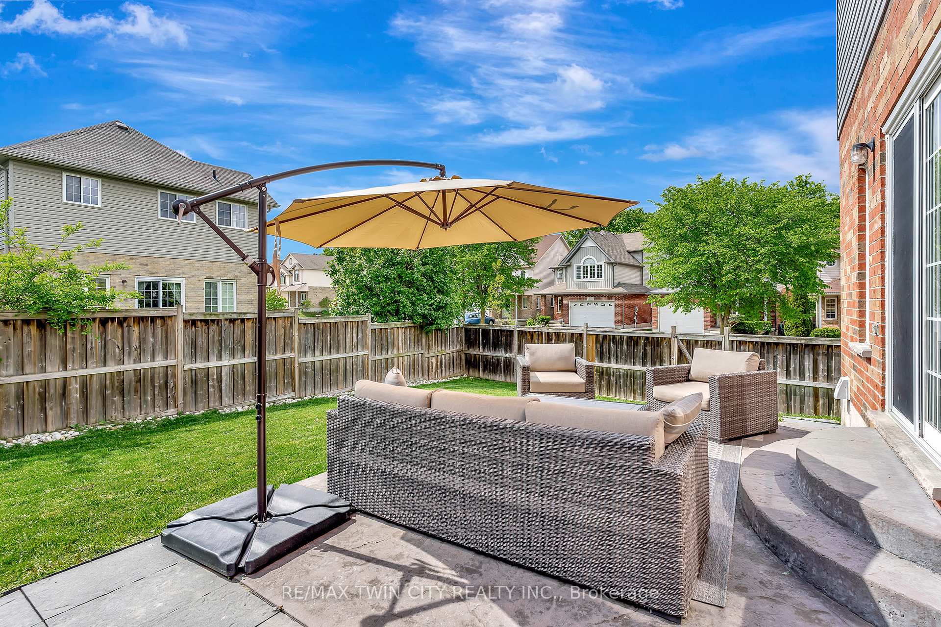 Photo 30 of 869 Laurelwood Drive, Waterloo — HOMEH