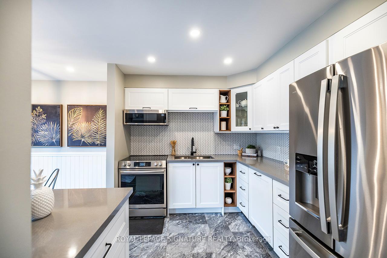 Photo 4 of 12 Fulton Crescent, Whitby, Williamsburg — HOMEH