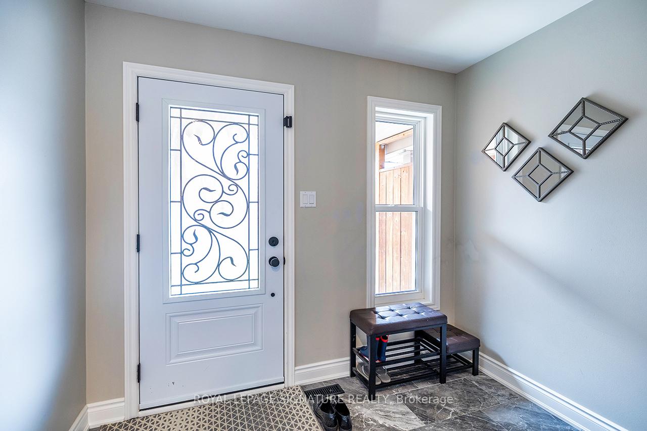 Photo 10 of 12 Fulton Crescent, Whitby, Williamsburg — HOMEH