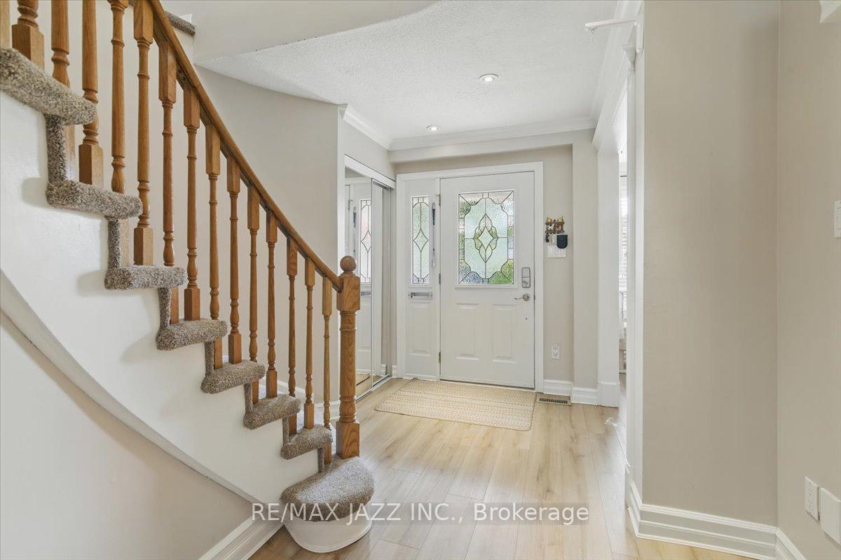 Photo 5 of 653 Cowan Circle, Pickering, Rosebank — HOMEH