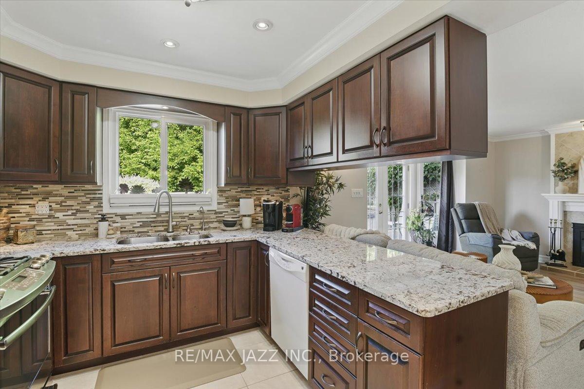 Photo 15 of 653 Cowan Circle, Pickering, Rosebank — HOMEH