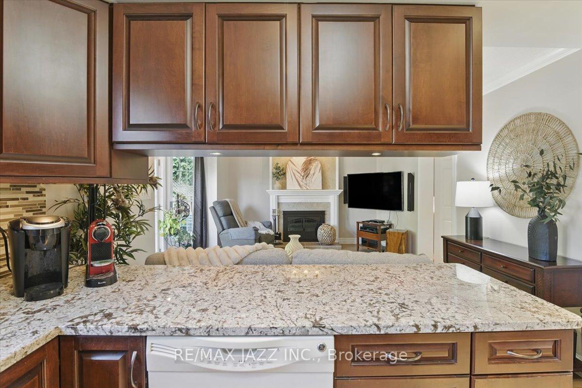 Photo 13 of 653 Cowan Circle, Pickering, Rosebank — HOMEH
