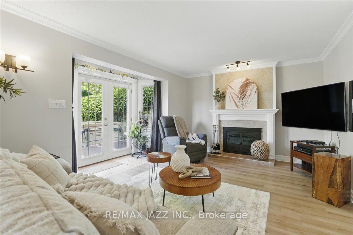 Photo 11 of 653 Cowan Circle, Pickering, Rosebank — HOMEH