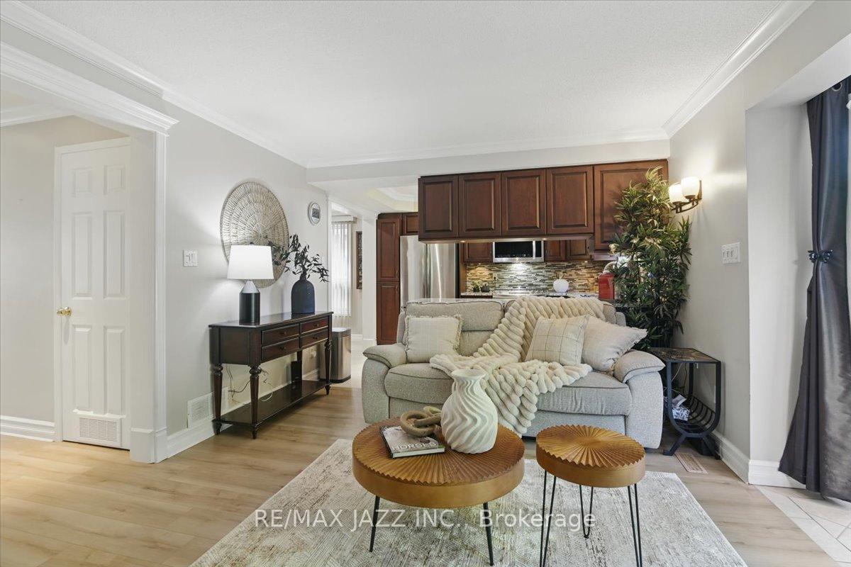 Photo 39 of 653 Cowan Circle, Pickering, Rosebank — HOMEH