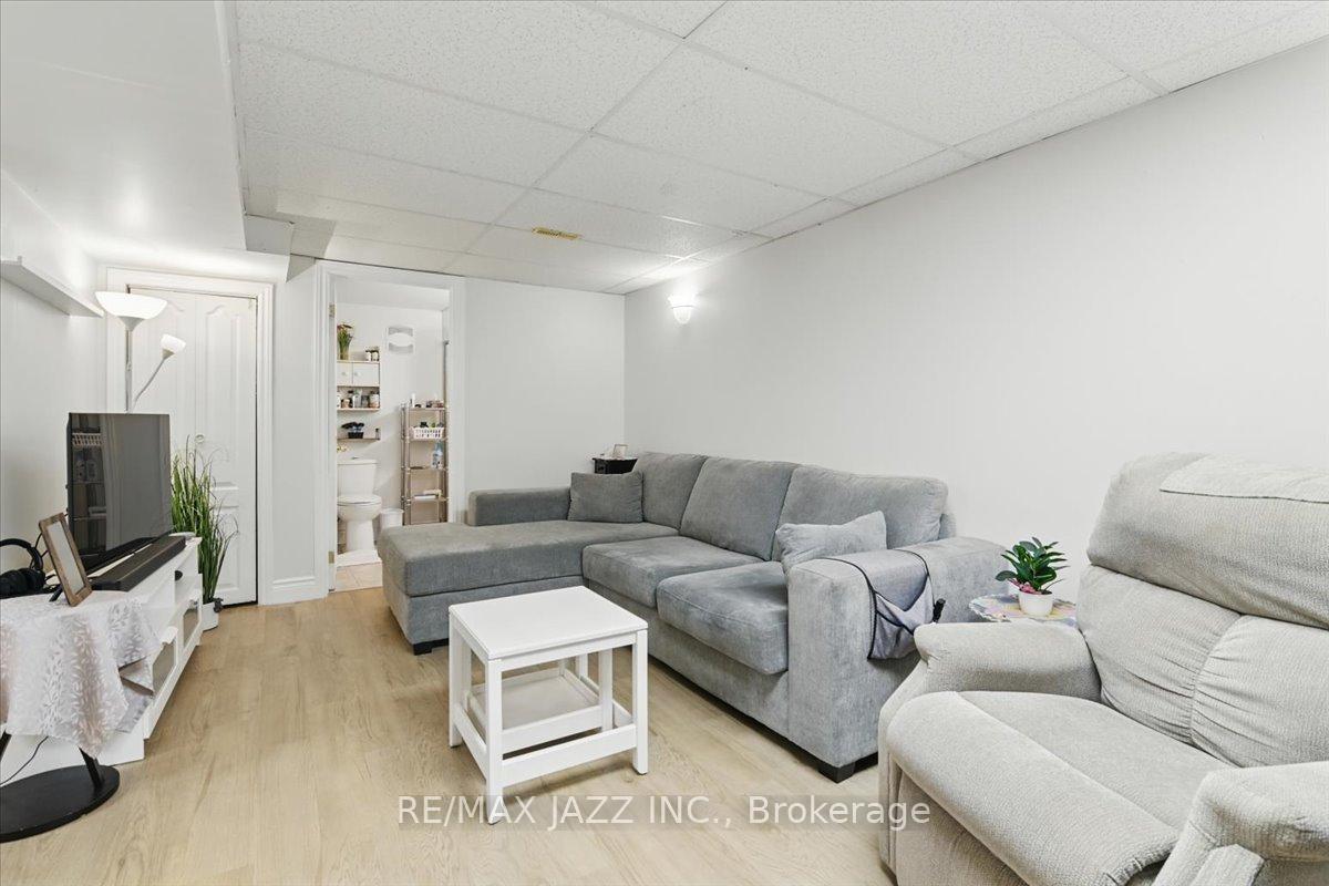 Photo 22 of 653 Cowan Circle, Pickering, Rosebank — HOMEH