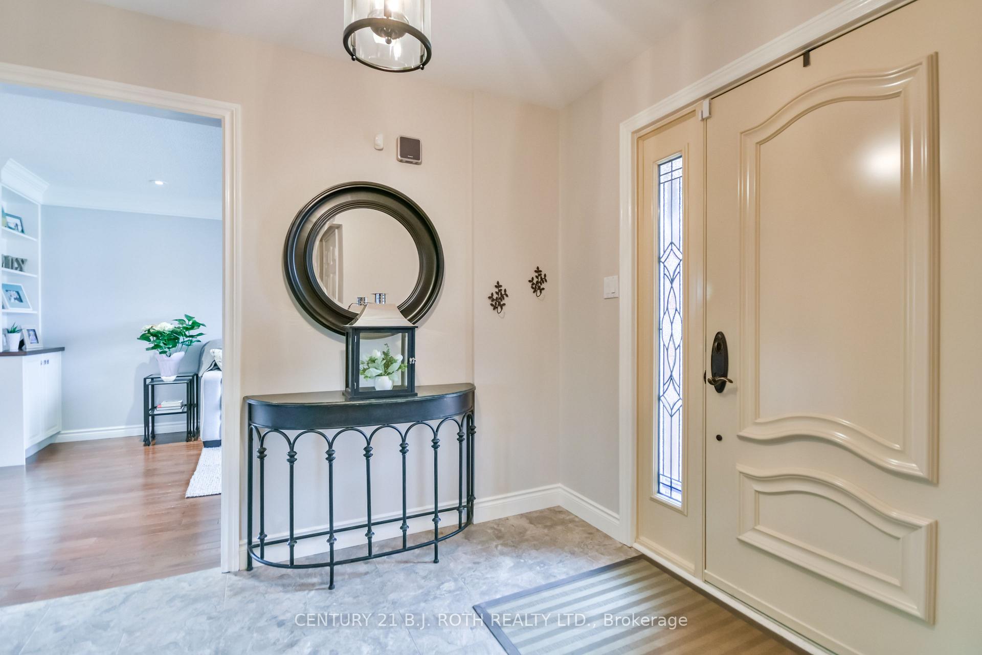 Photo 2 of 30 Golden Meadow Road, Barrie, Innis-Shore — HOMEH