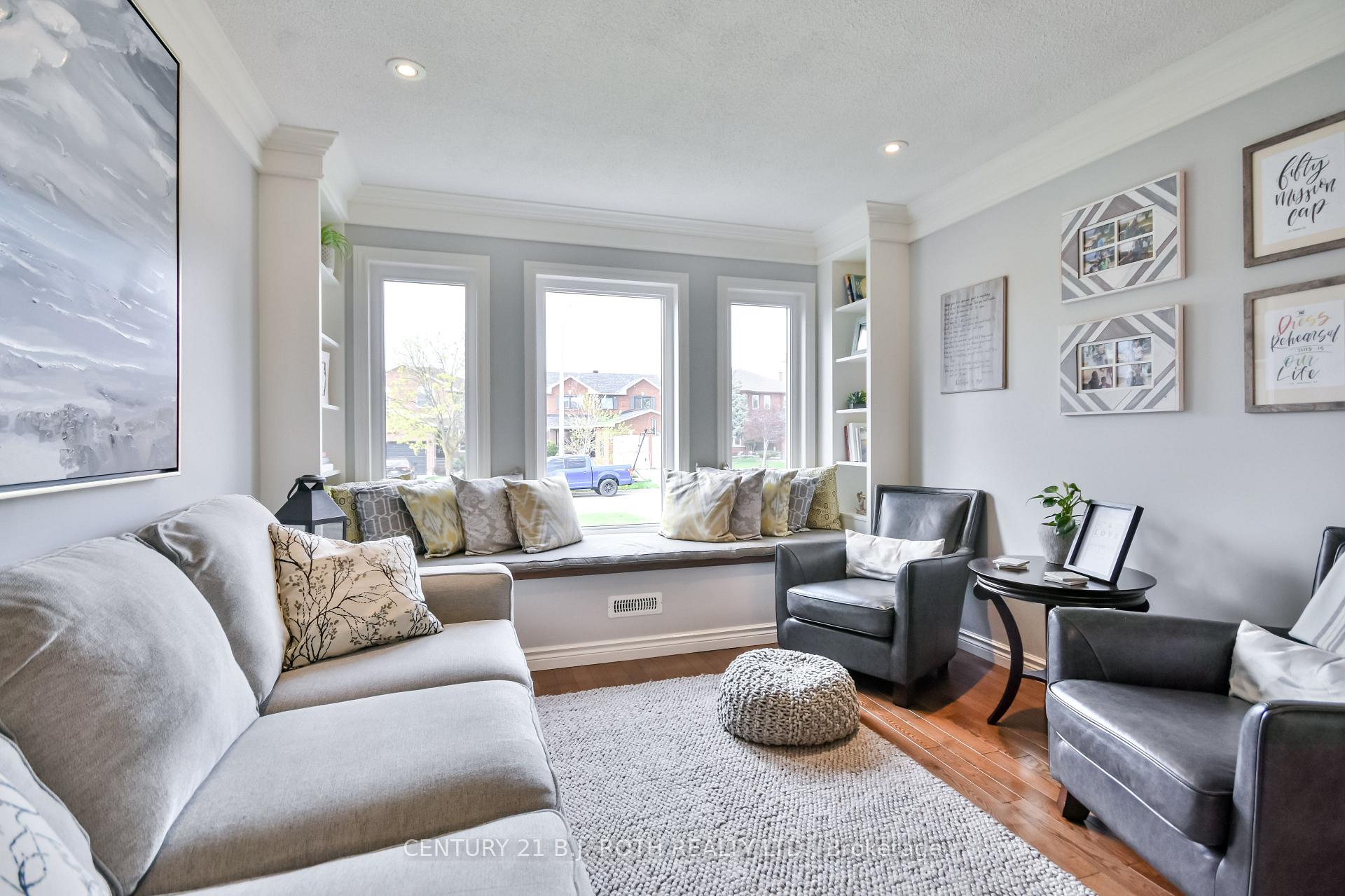 Photo 6 of 30 Golden Meadow Road, Barrie, Innis-Shore — HOMEH